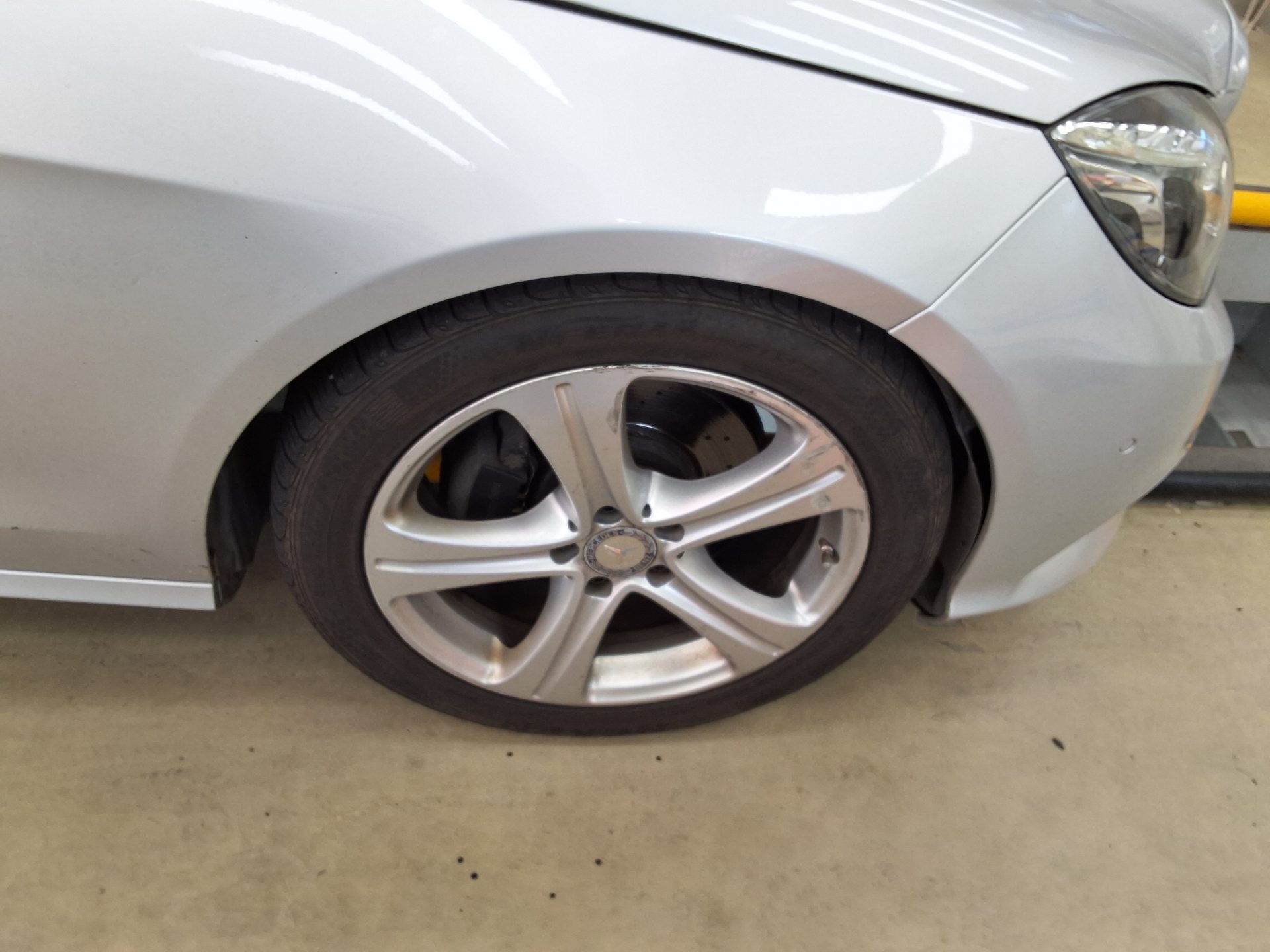 مرسيدس بنز E Class (4Th Gen) E220 Cdi Bluetec Avantgarde Sport 2015 SPORT