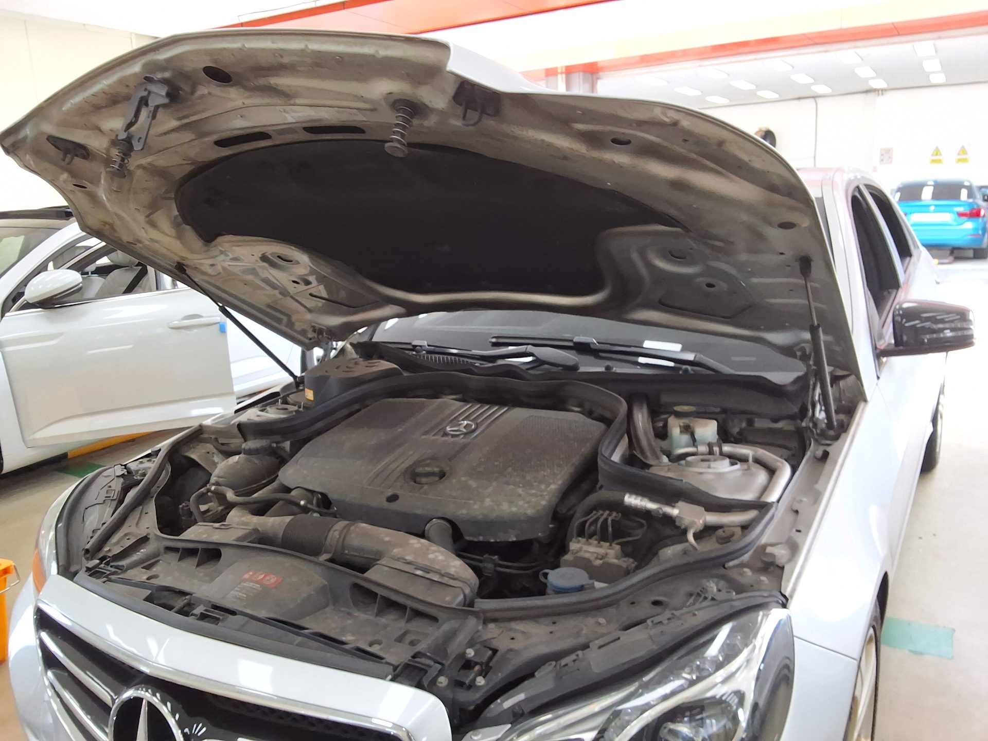 مرسيدس بنز E Class (4Th Gen) E220 Cdi Bluetec Avantgarde Sport 2015 SPORT