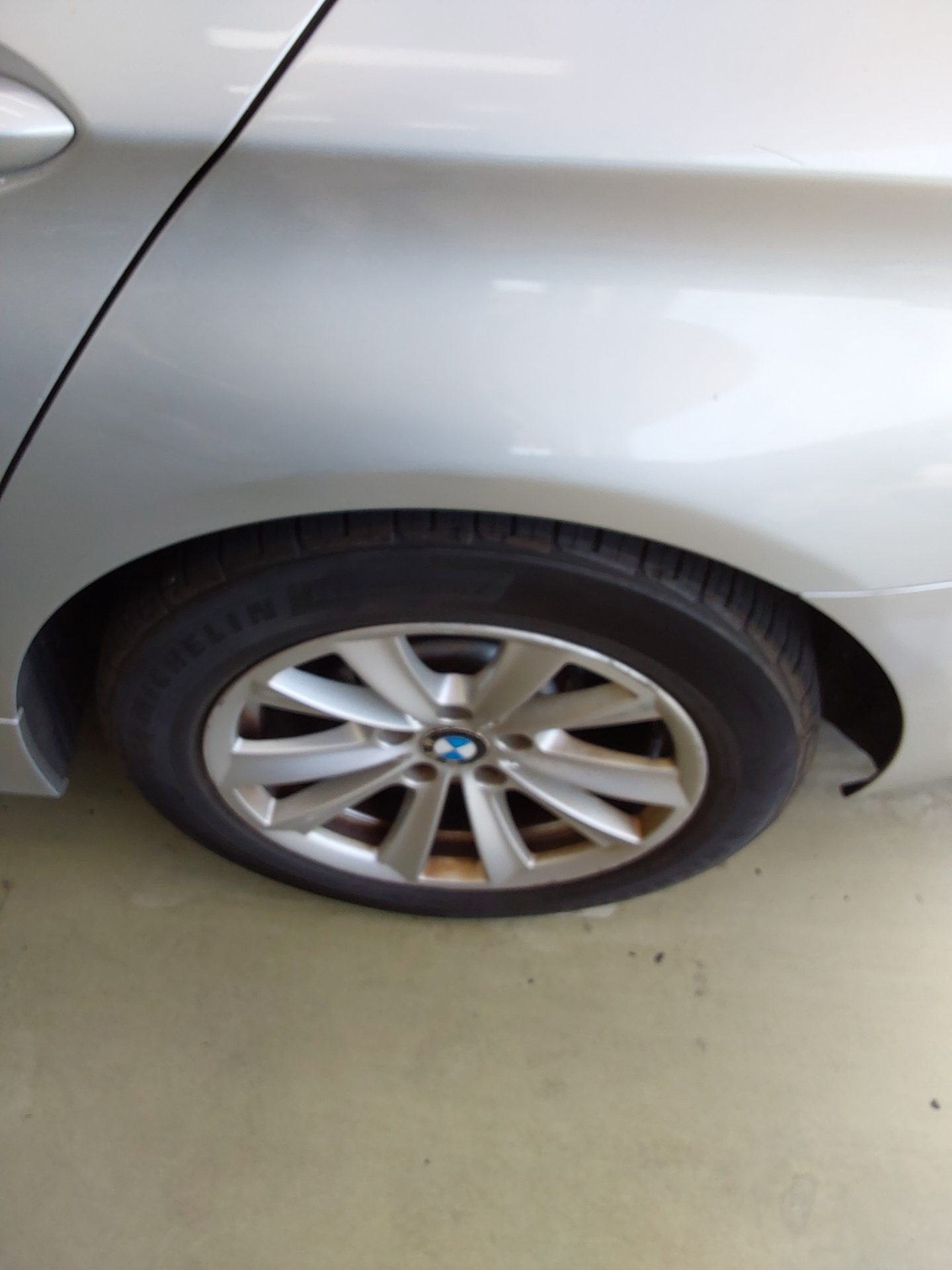 بي إم دبليو 5 Series (6Th Gen) 520D 2011 520d