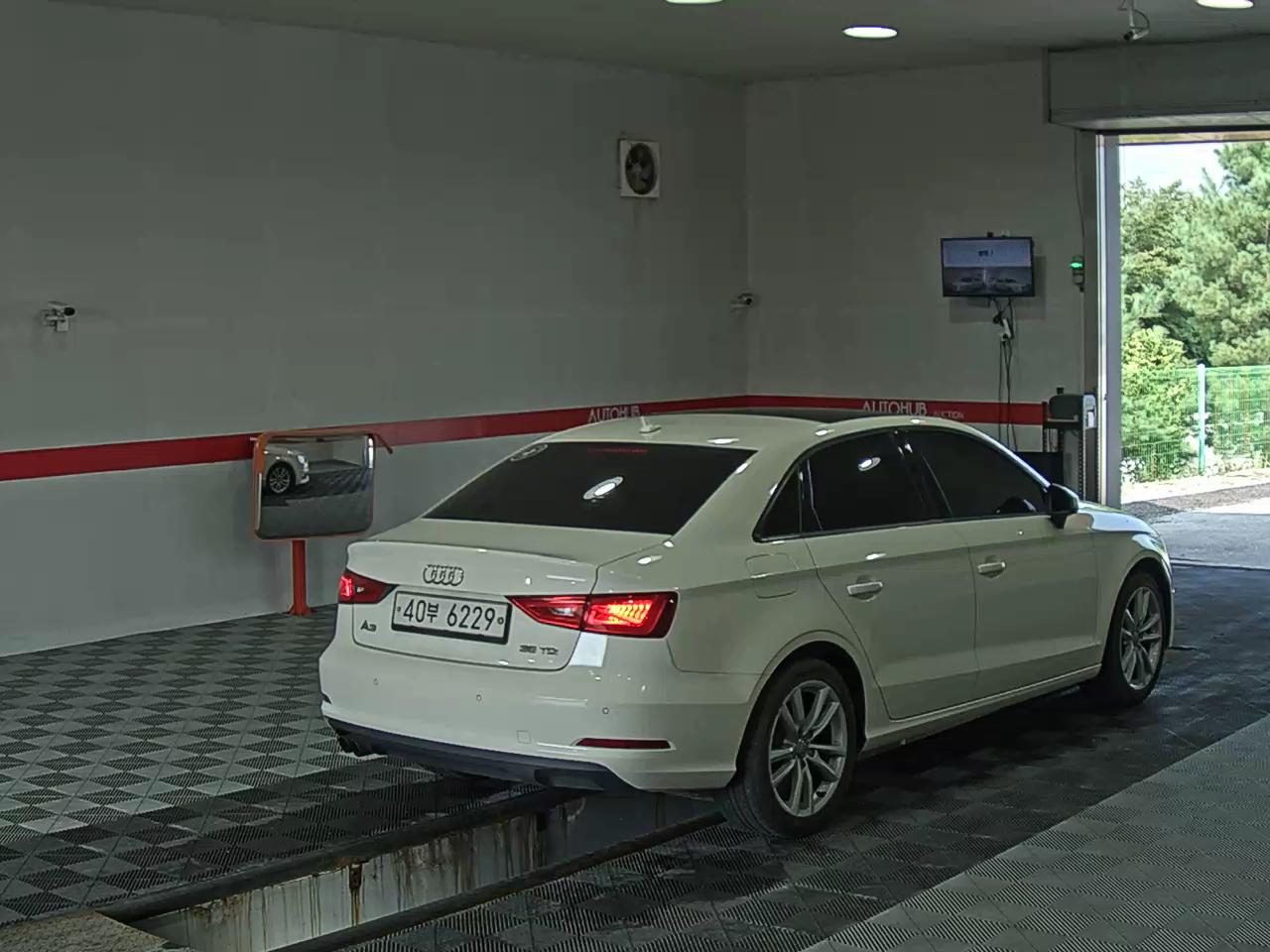 أودي إيه 3 (3Rd Gen) 35 TDI Dynamic 2015