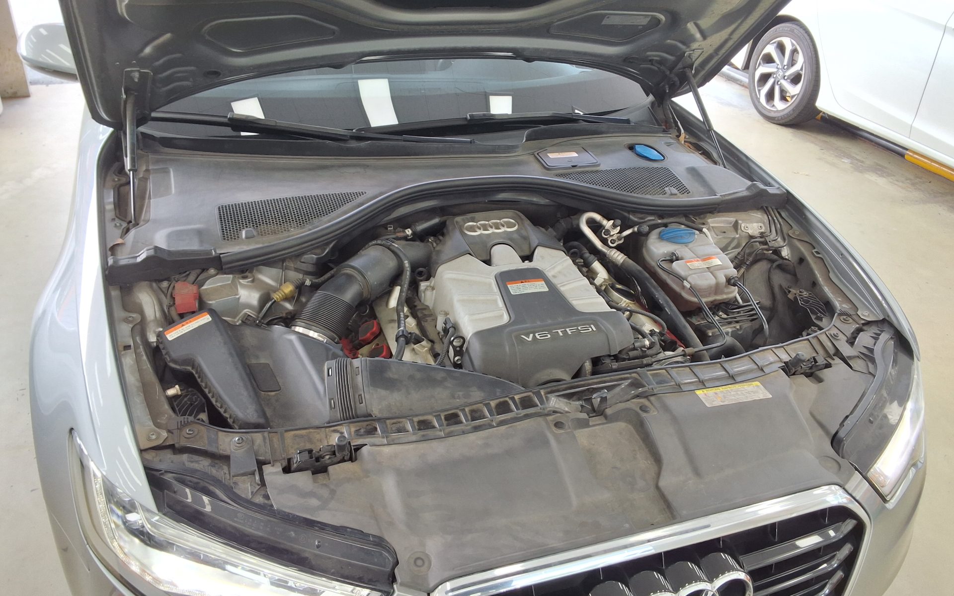 أودي إيه 6 (4Th Gen) 3.0 Tfsi كواترو 2014