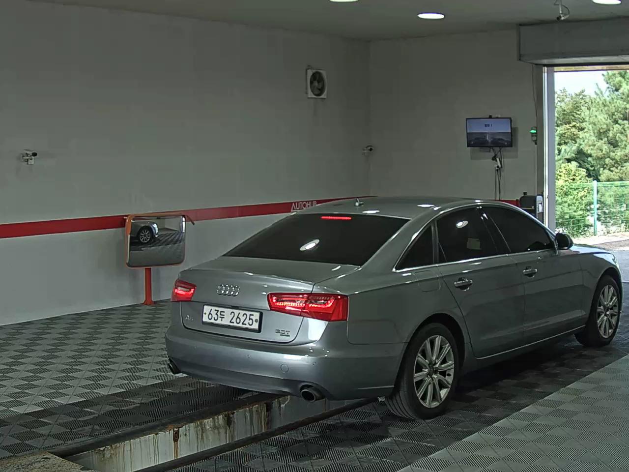 أودي إيه 6 (4Th Gen) 3.0 Tfsi كواترو 2014