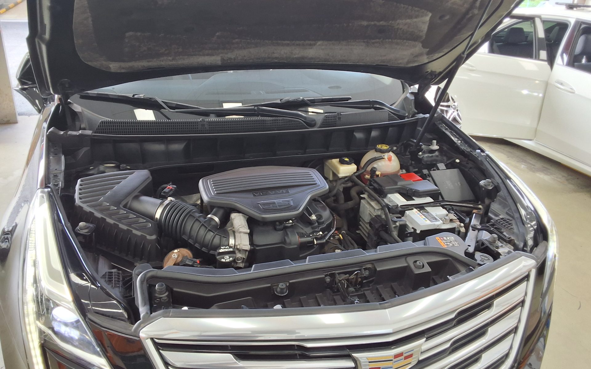كاديلاك Xt5 3.6 بريميوم 2017 بريميوم