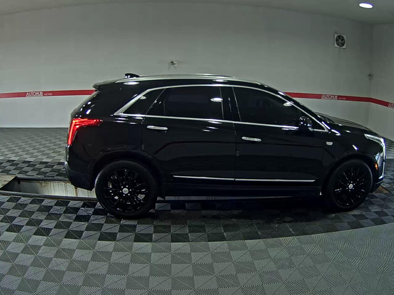 كاديلاك Xt5 3.6 بريميوم 2017 بريميوم
