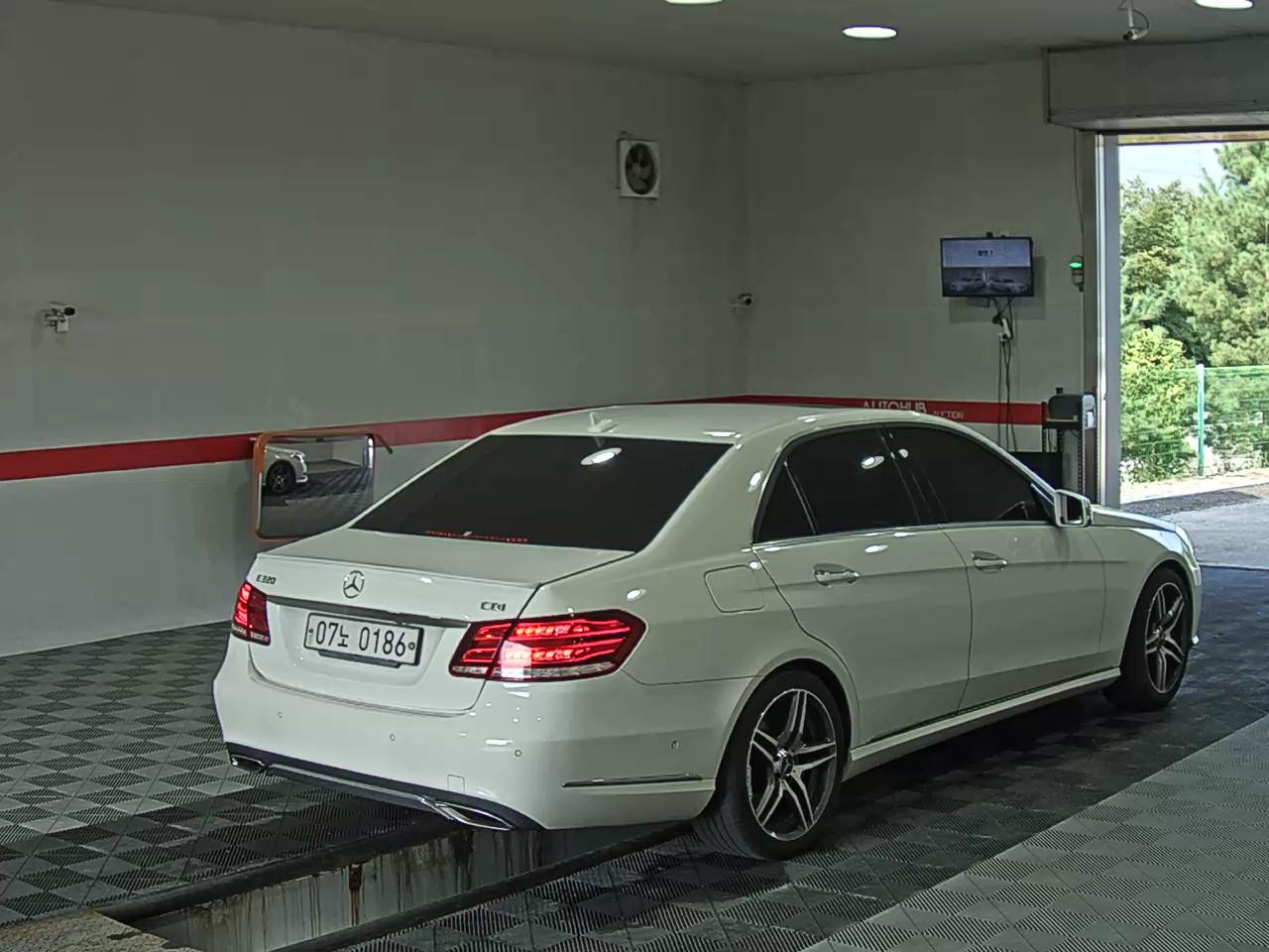 مرسيدس بنز E Class (4Th Gen) E220 Cdi Avantgarde 2014 E220