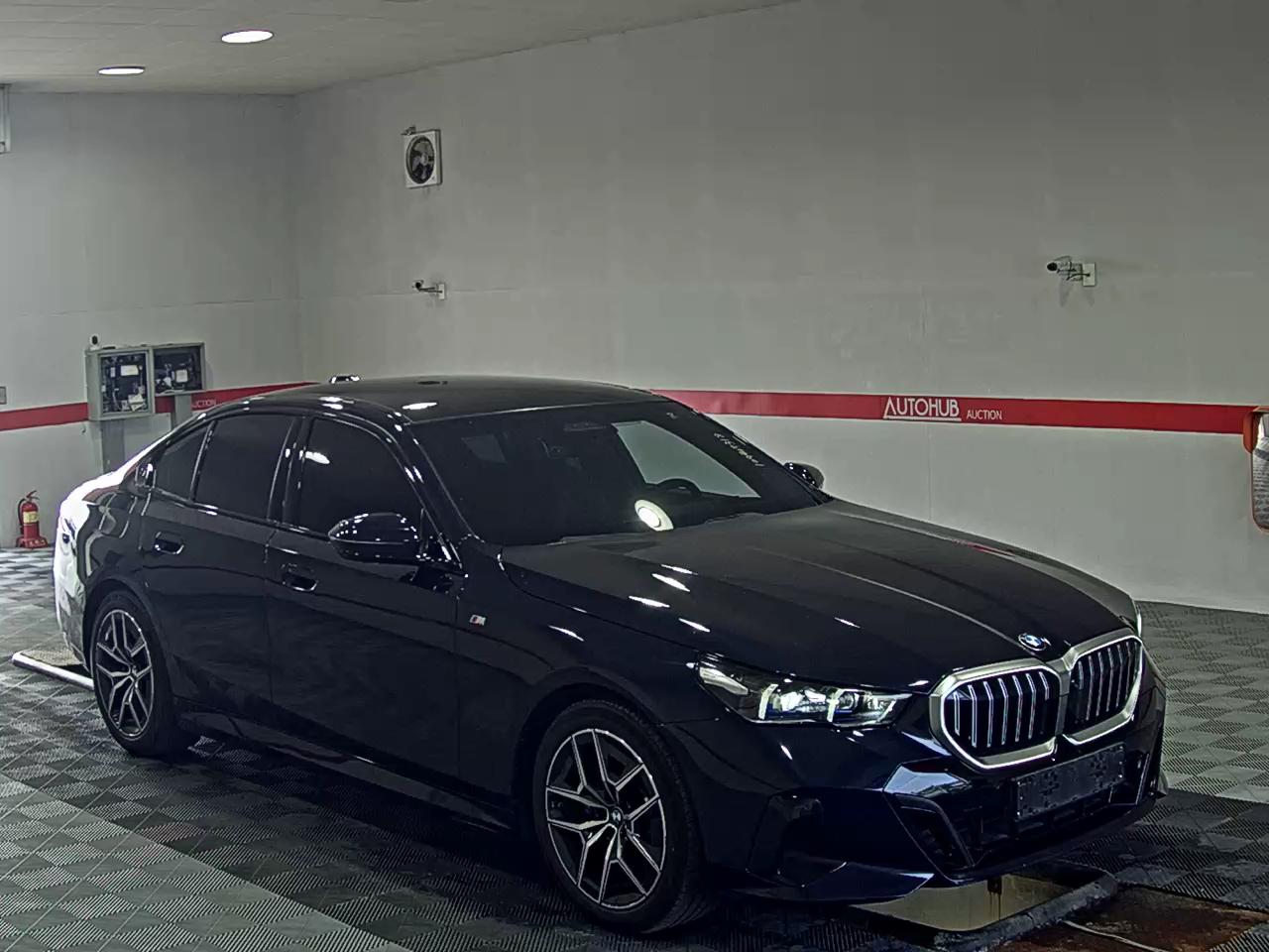 بي إم دبليو 5 Series (8Th Gen) 520I M Sport Pack 2024 SPORT