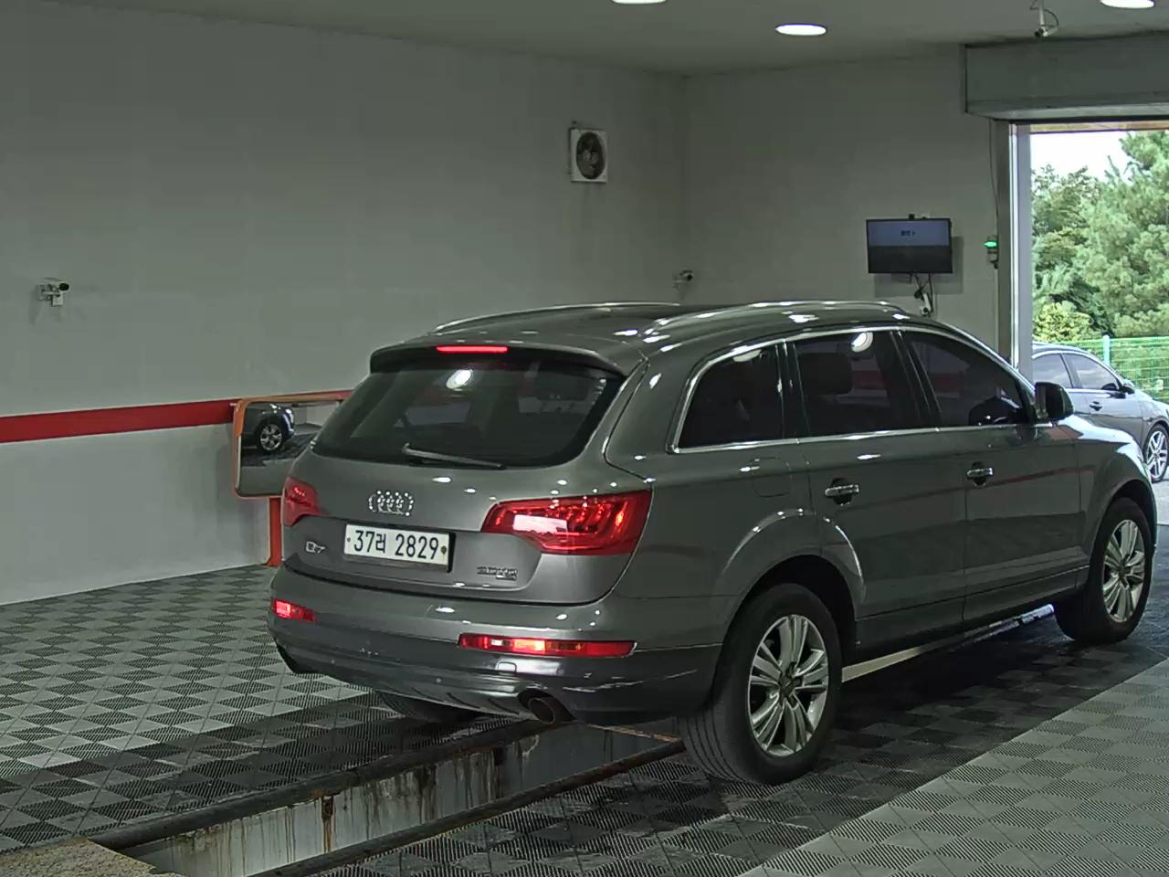 أودي كيو 7 3.0 TDI كواترو 2010