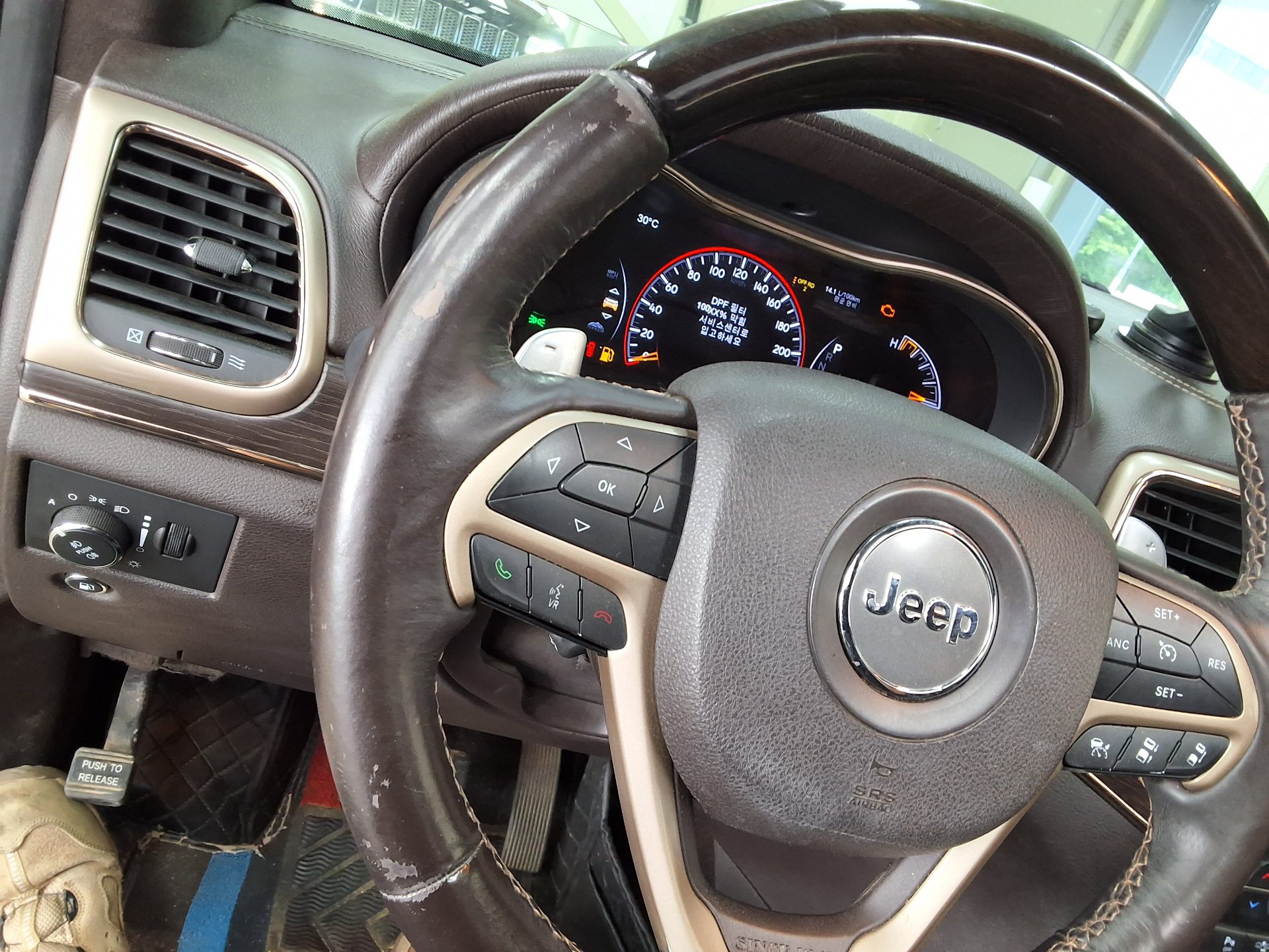جيب Grand شيروكي (Wk2) 3.0 V6 تيربو ديزل Overland Summit 2014 TURBO