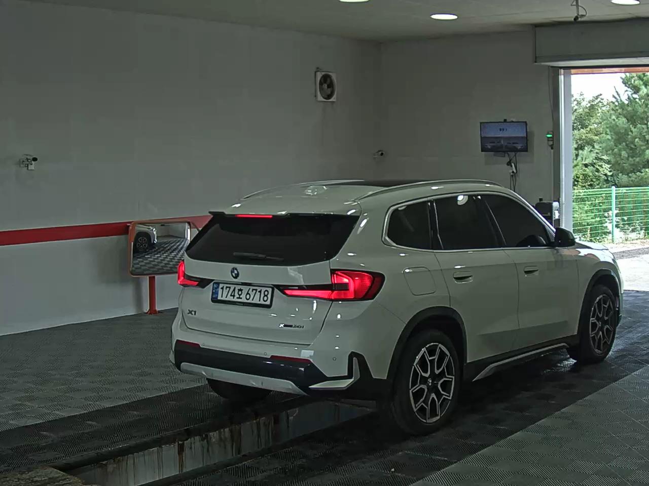 بي إم دبليو X1 (3Rd Gen) 20I إكس درايف X Line 2024 LINE