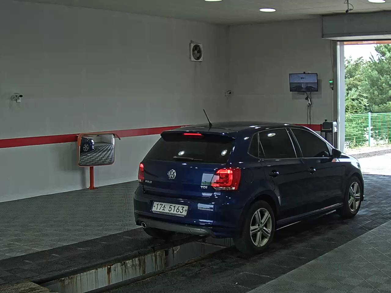 فولكس فاجن الجديد بولو (5Th Gen) 1.6 TDI R Line 2014 LINE