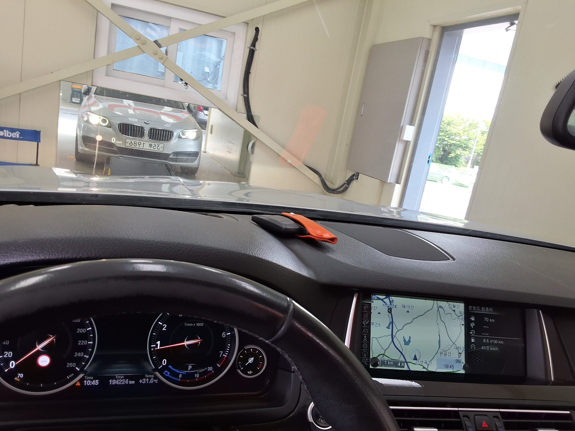 بي إم دبليو 5 Series (6Th Gen) 528I إكس درايف 2014 528i