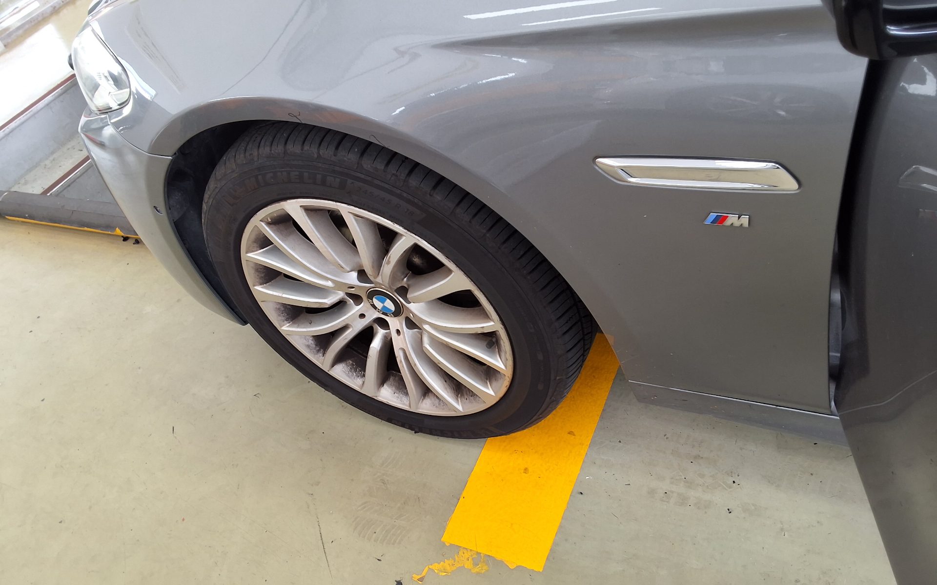 بي إم دبليو 5 Series (6Th Gen) 520D M Aerodynamic 2016 520d
