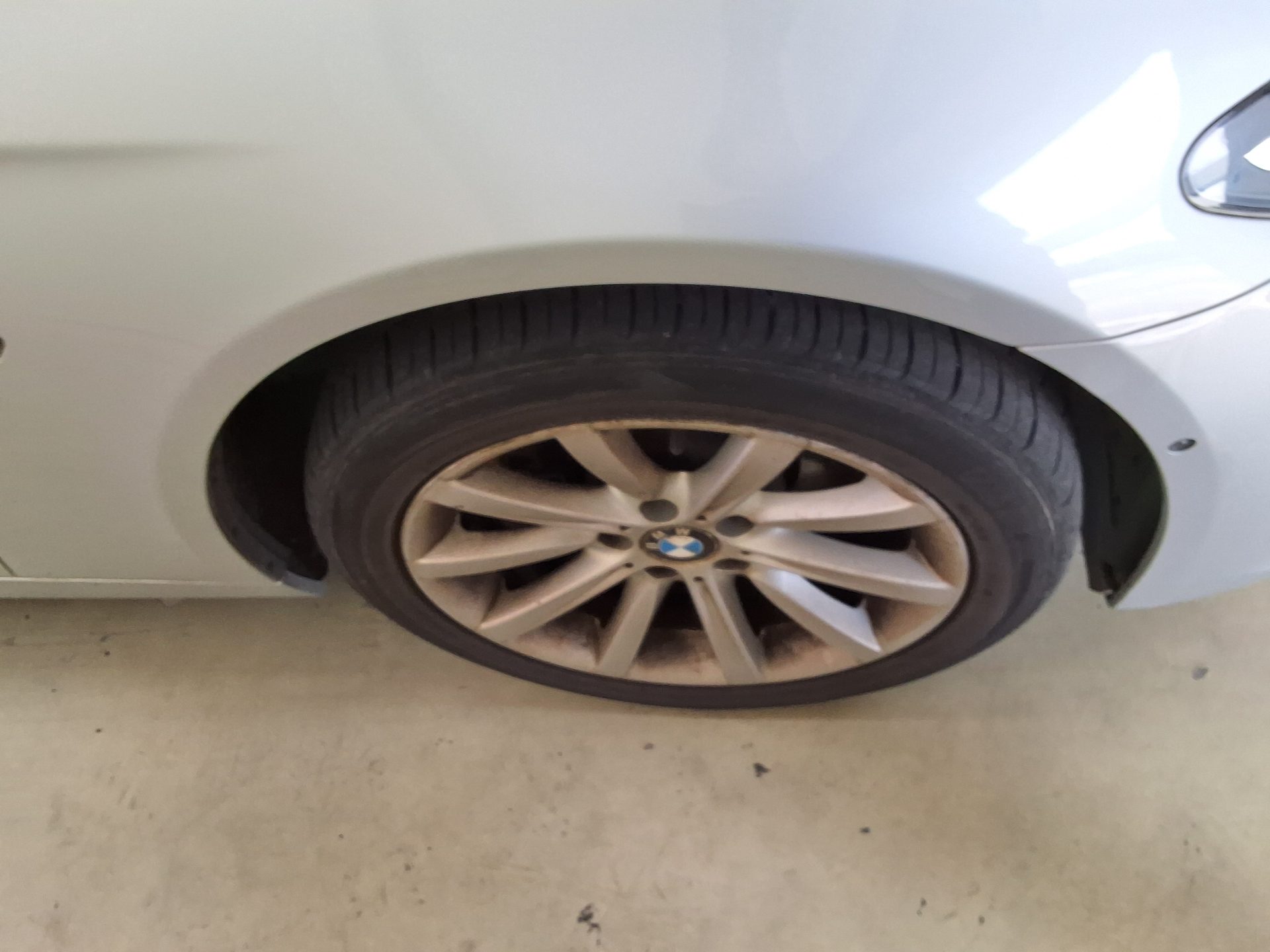 بي إم دبليو 5 Series (6Th Gen) 528I إكس درايف 2014 528i