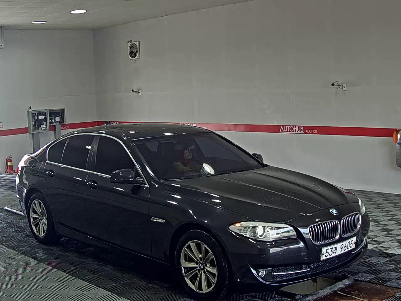 بي إم دبليو 5 Series (6Th Gen) 520D 2013 520d
