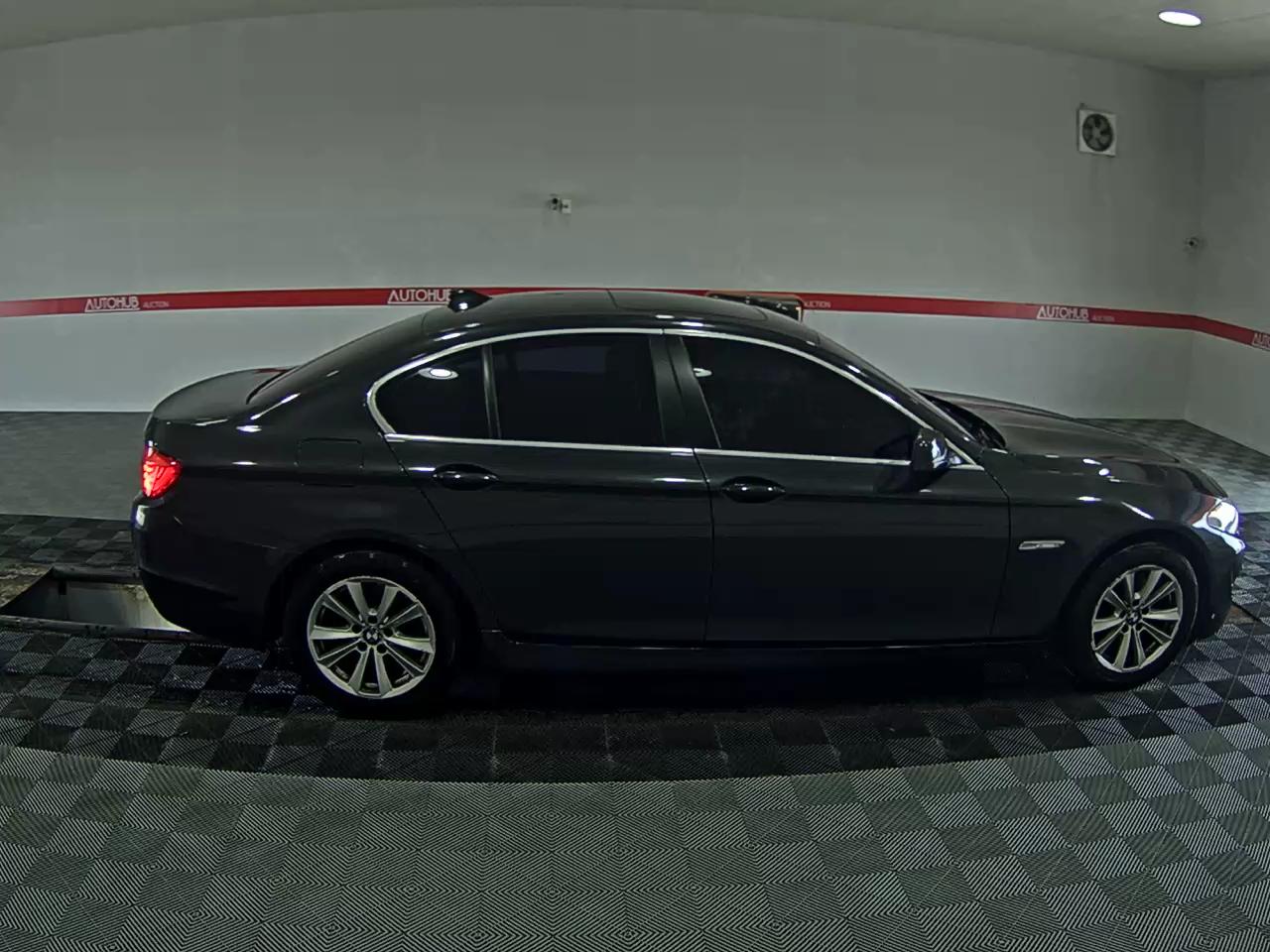 بي إم دبليو 5 Series (6Th Gen) 520D 2013 520d