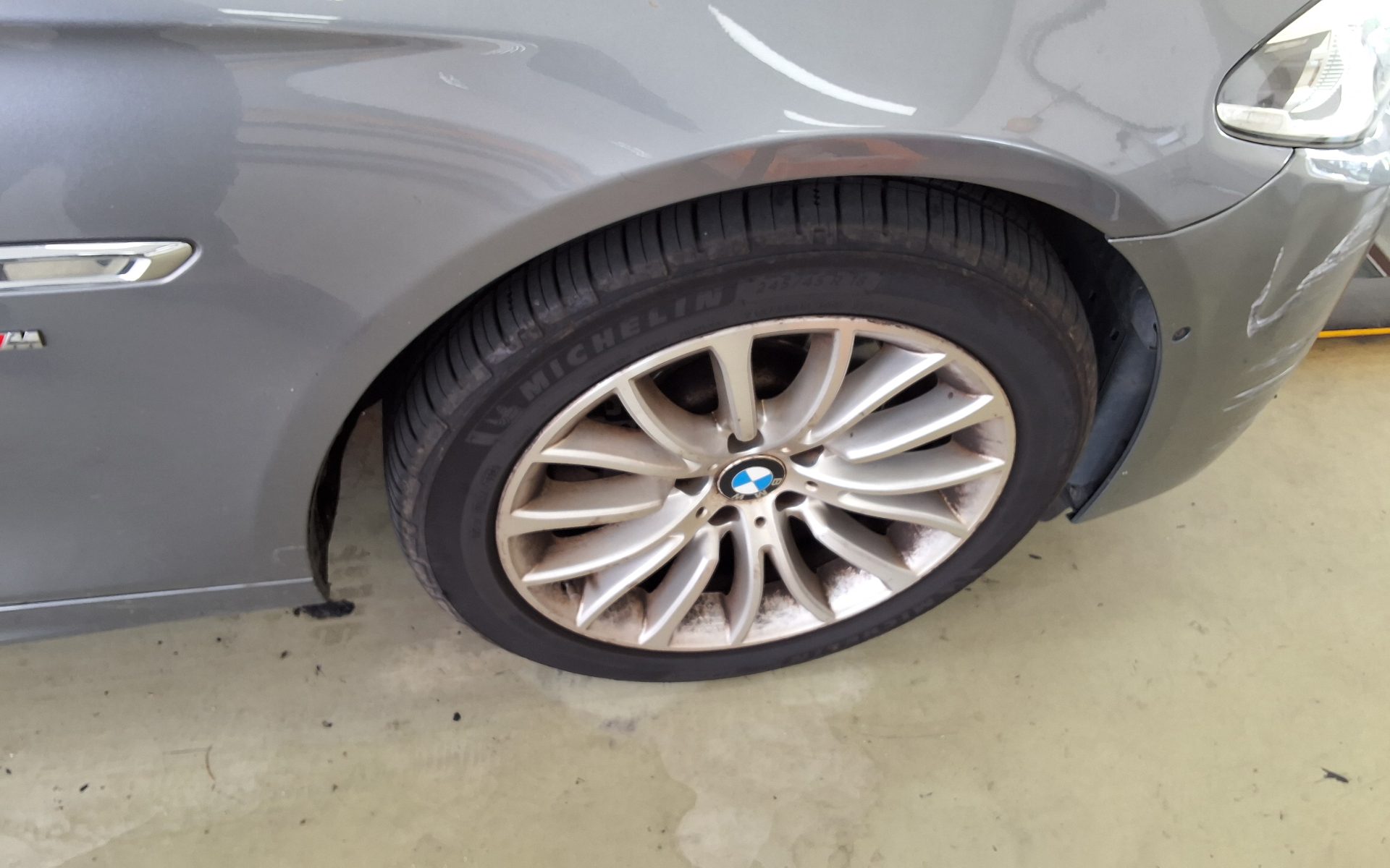 بي إم دبليو 5 Series (6Th Gen) 520D M Aerodynamic 2016 520d