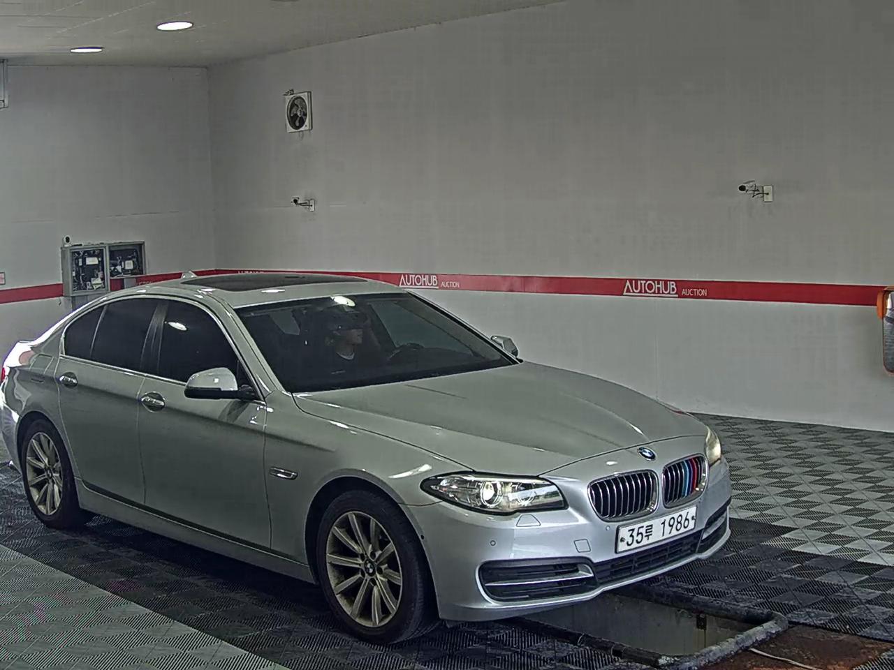 بي إم دبليو 5 Series (6Th Gen) 528I إكس درايف 2014 528i