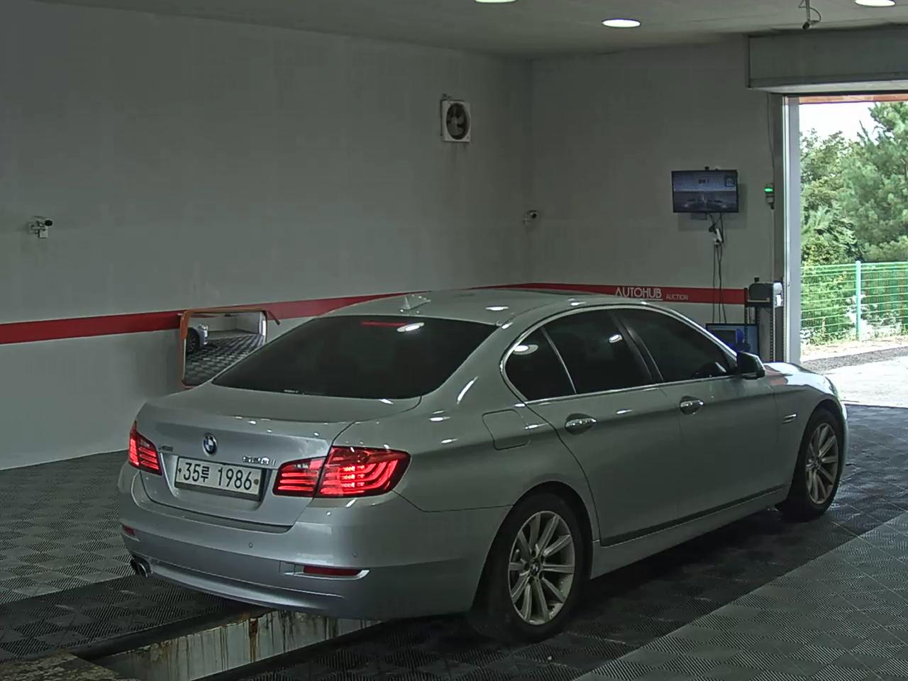 بي إم دبليو 5 Series (6Th Gen) 528I إكس درايف 2014 528i