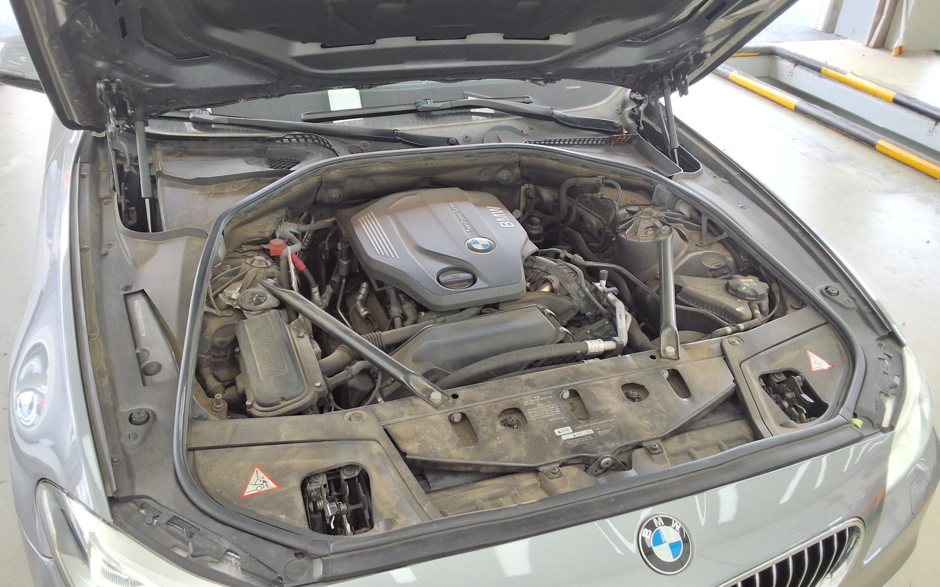 بي إم دبليو 5 Series (6Th Gen) 520D M Aerodynamic 2016 520d