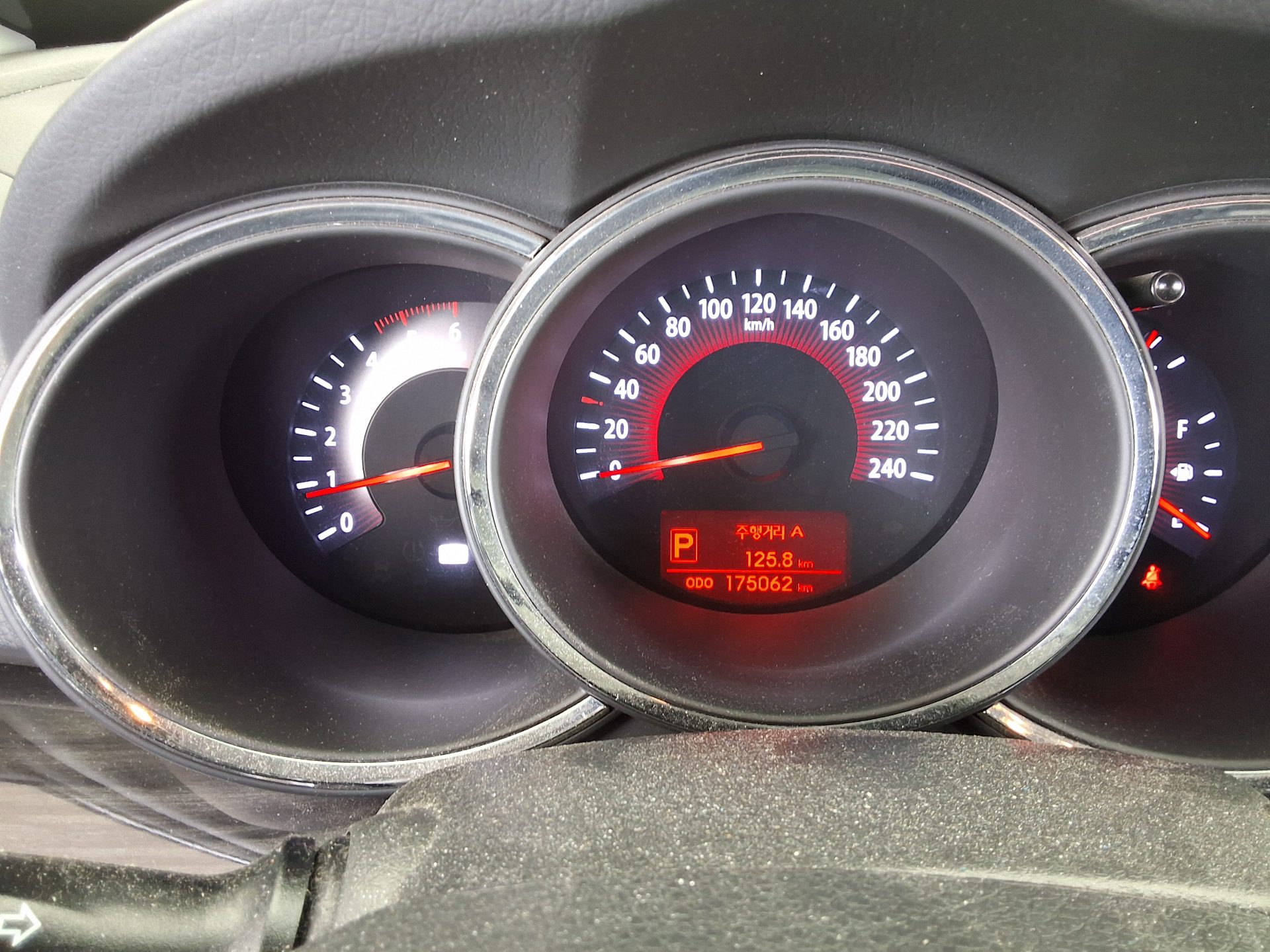 كيا سورينتو 2012 TLX فاخر
