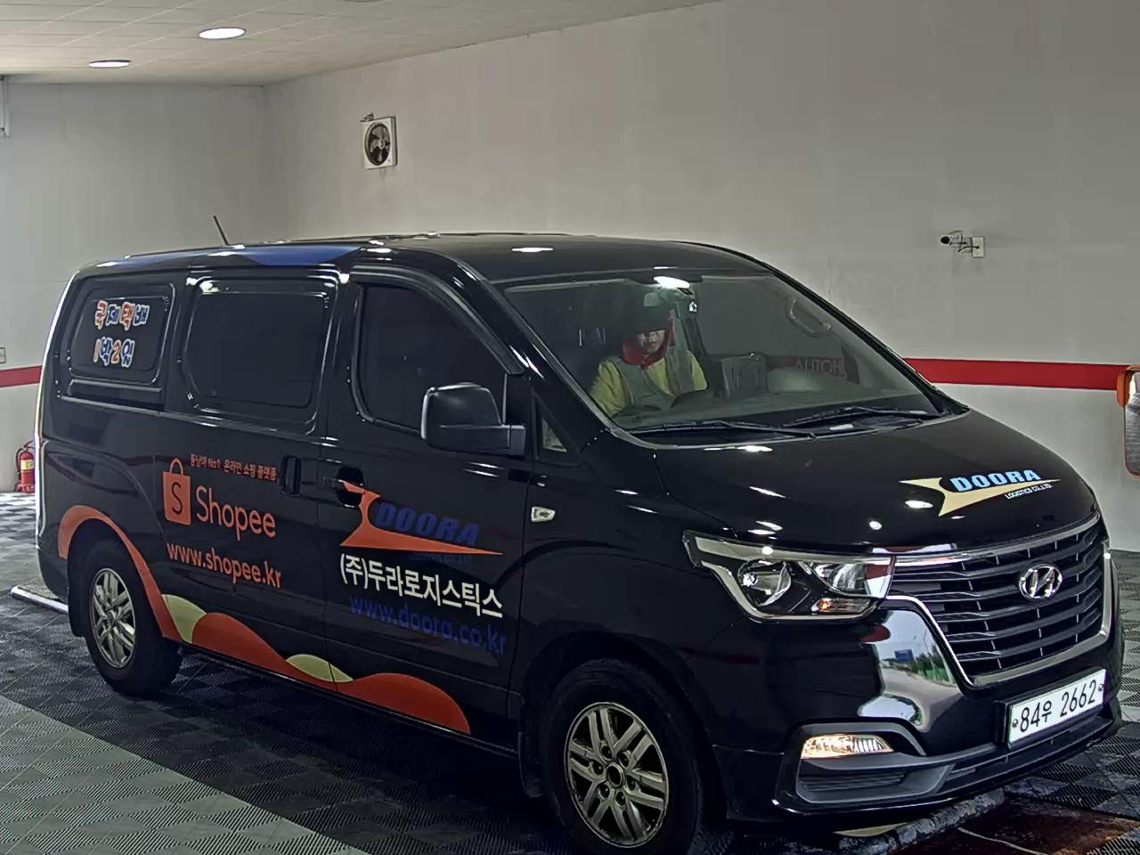 هيونداي الجديد جراند ستاركس 3 Seater ديزل فان سمارت 2018 VAN SMART