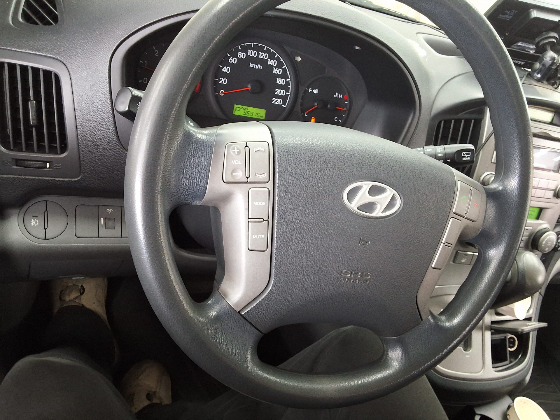 هيونداي جراند ستاركس 12 Seater ديزل Cvx Premier 2011 PREMIER