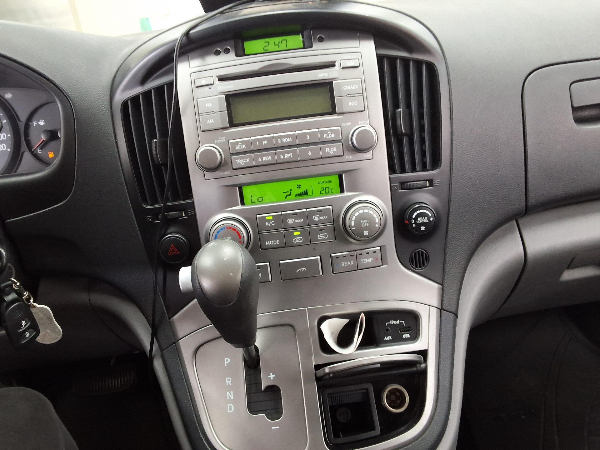 هيونداي جراند ستاركس 12 Seater ديزل Cvx Premier 2011 PREMIER