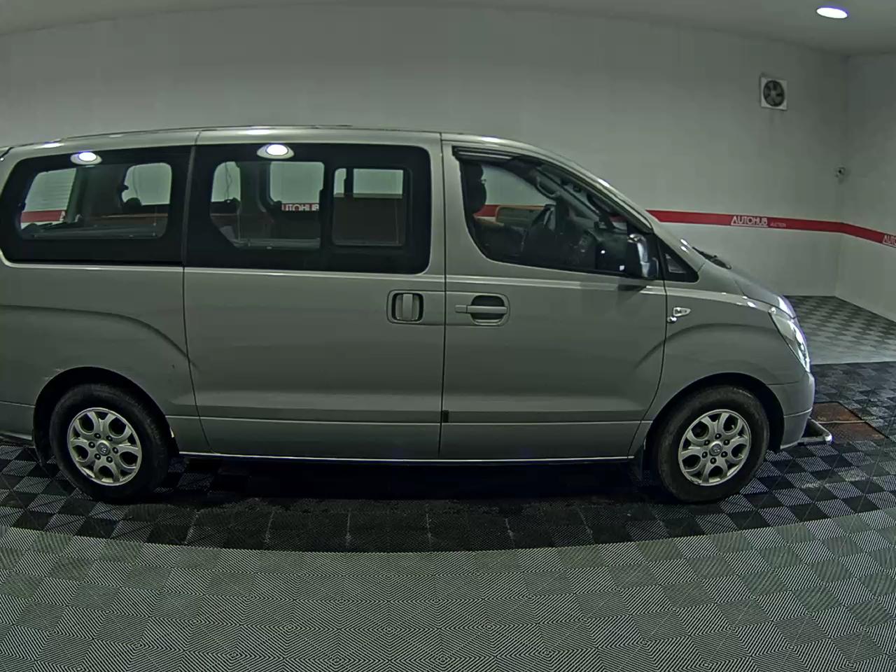هيونداي جراند ستاركس 12 Seater ديزل Cvx Premier 2011 PREMIER