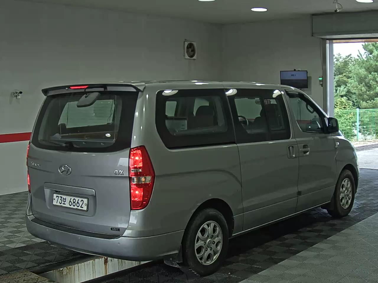 هيونداي جراند ستاركس 12 Seater ديزل Cvx Premier 2011 PREMIER