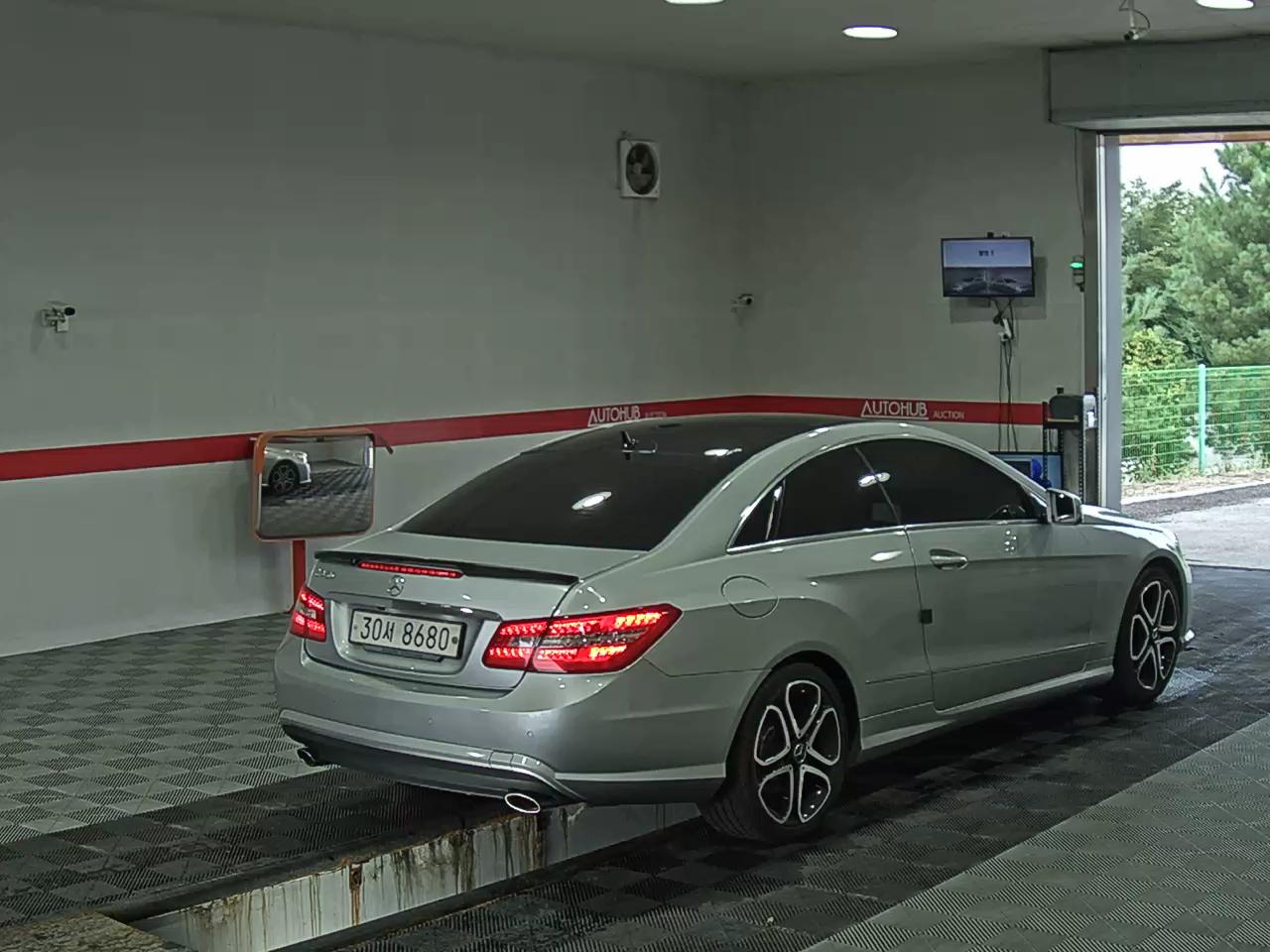 مرسيدس بنز E Class (4Th Gen) كوبيه E350 2011 E350