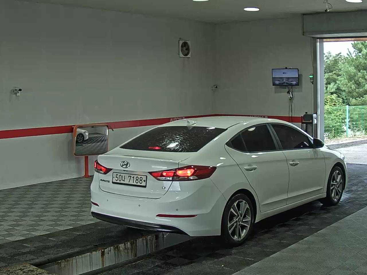 هيونداي أفانتي 2018 AD PLUS