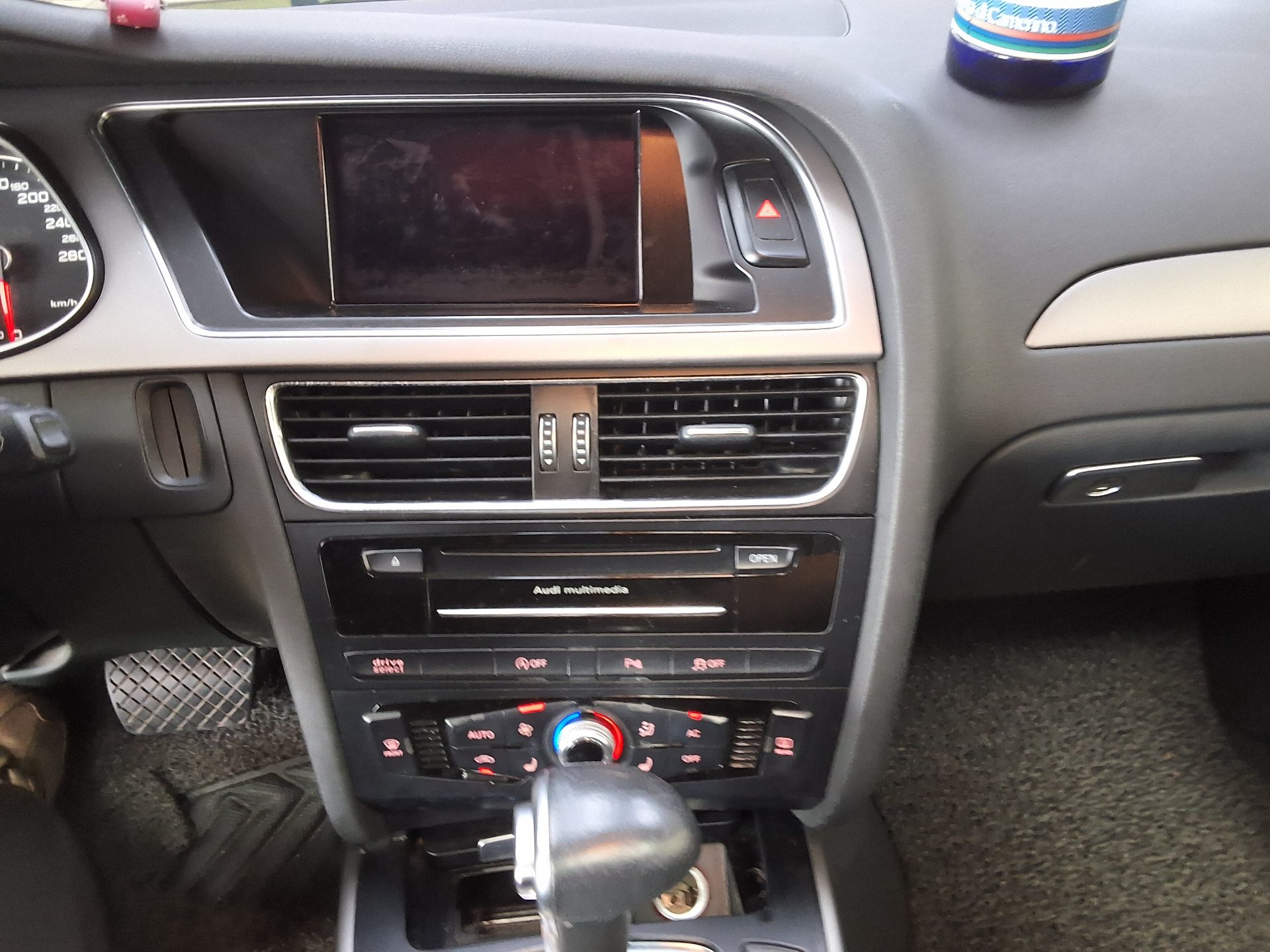 أودي إيه 4 (4Th Gen) 2.0 TDI Dynamic 2013