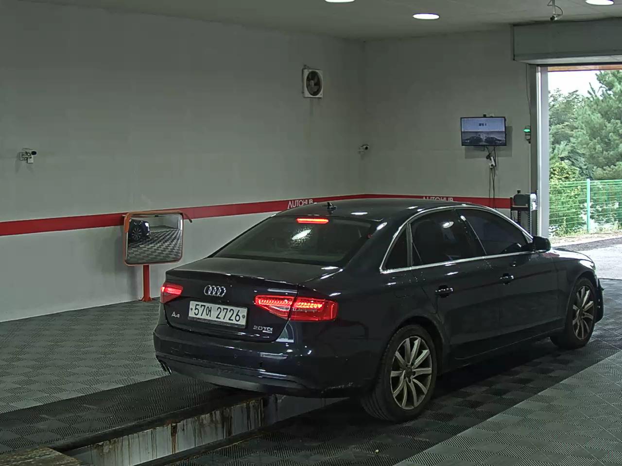 أودي إيه 4 (4Th Gen) 2.0 TDI كواترو Dynamic 2014