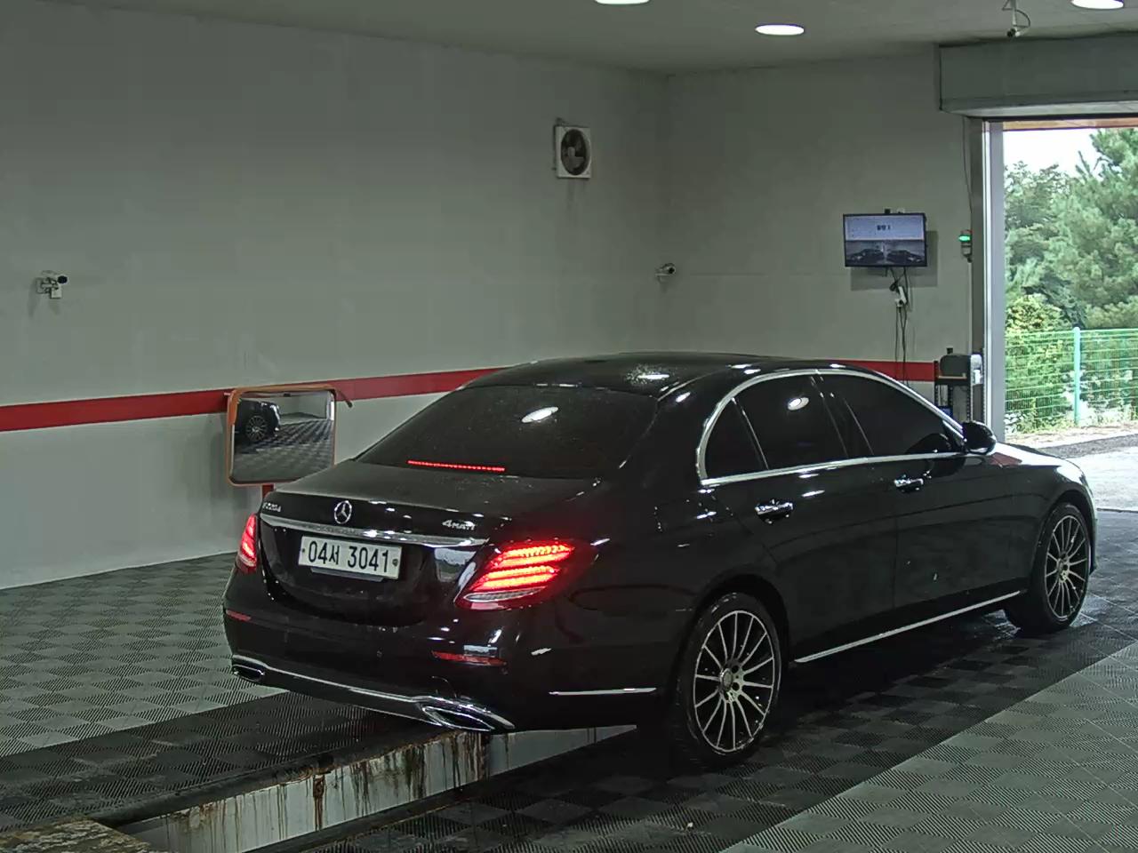 مرسيدس بنز E Class (5Th Gen) E220D إكسكلوسيف 2017 E220d إكسكلوسيف