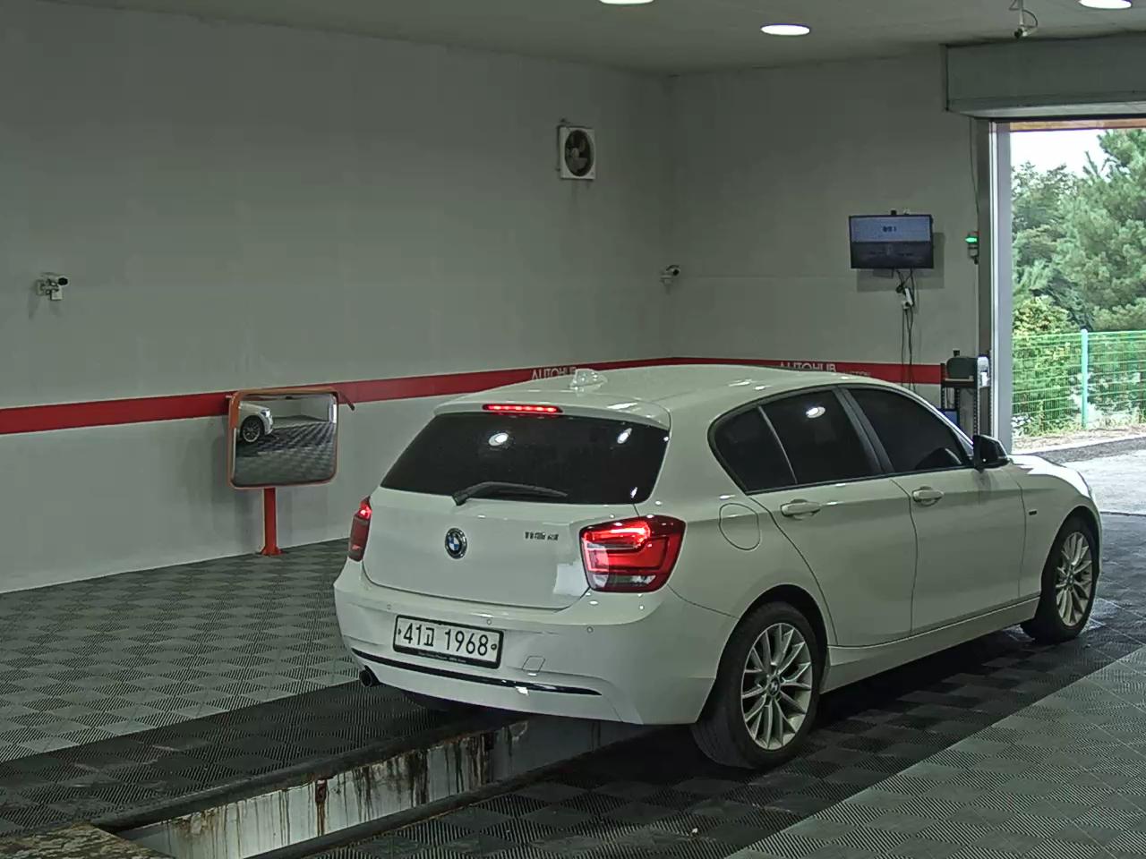 بي إم دبليو 1 Series (2Nd Gen) 5 أبواب 118D Sports 2015 118d