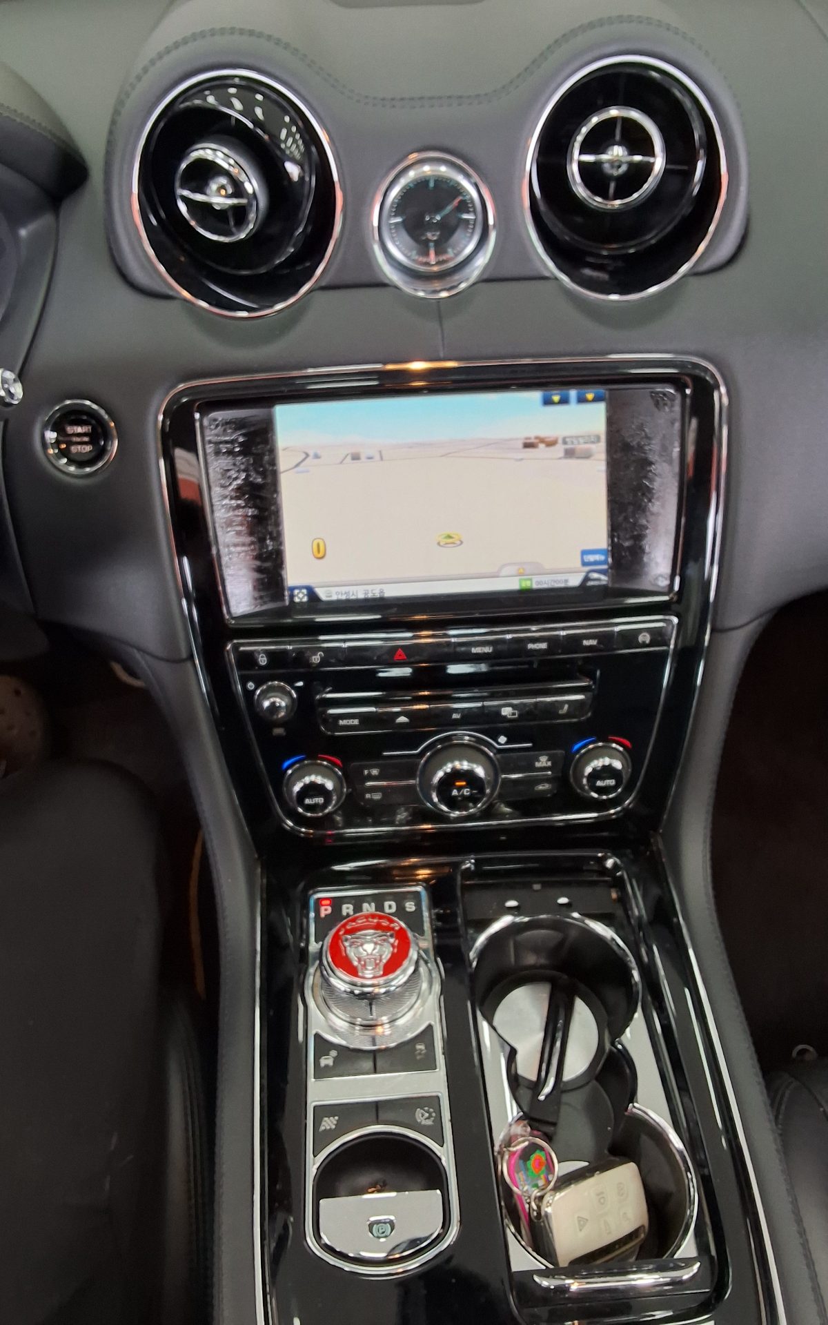 جاكوار Xj (8Th Gen) 3.0 Sc Lwb بريميوم لكجري 2014 بريميوم فاخر