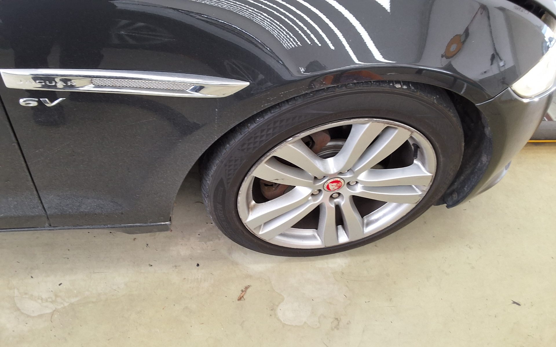 جاكوار Xj (8Th Gen) 3.0 Sc Lwb بريميوم لكجري 2014 بريميوم فاخر