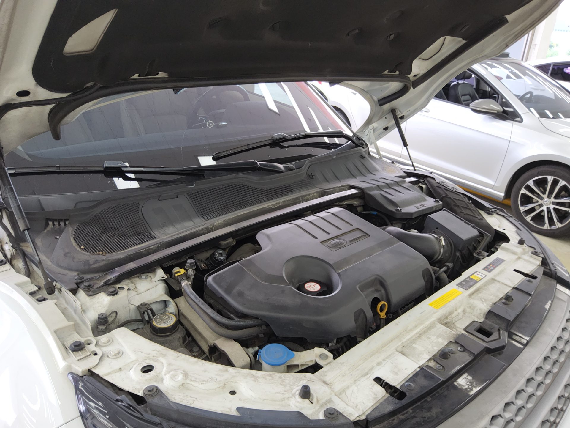 لاند روفر Rover رينج روفر Evoque 2.0 Td4 Se 2018 SE