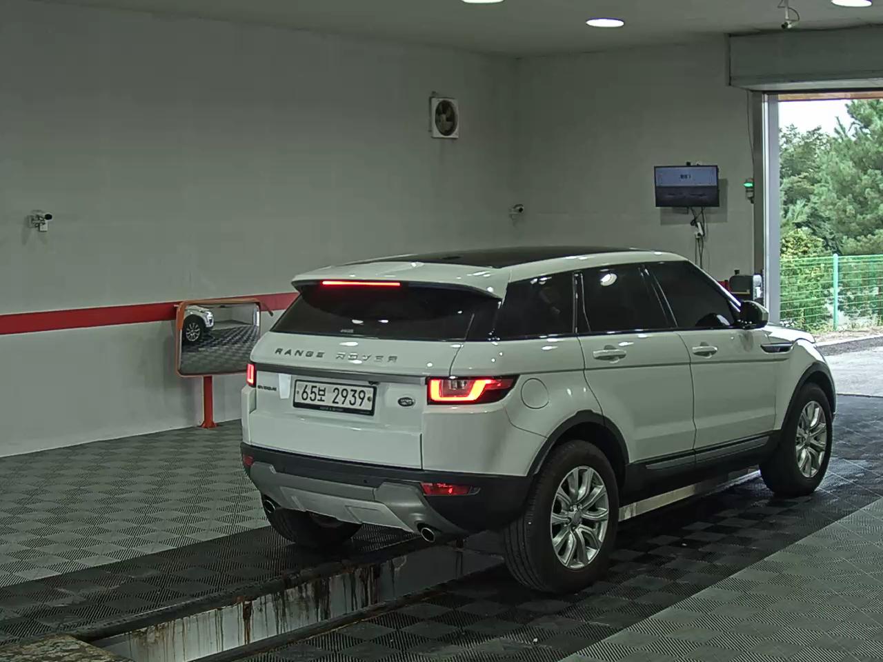 لاند روفر Rover رينج روفر Evoque 2.0 Td4 Se 2018 SE