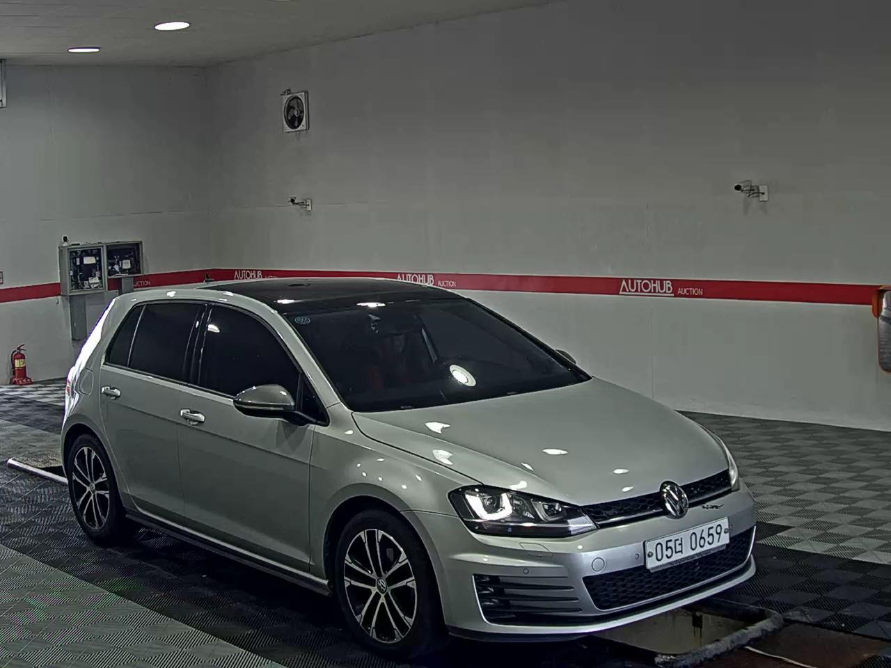 فولكس فاجن جولف (7Th Gen) 2.0 TDI بريميوم 2016 بريميوم