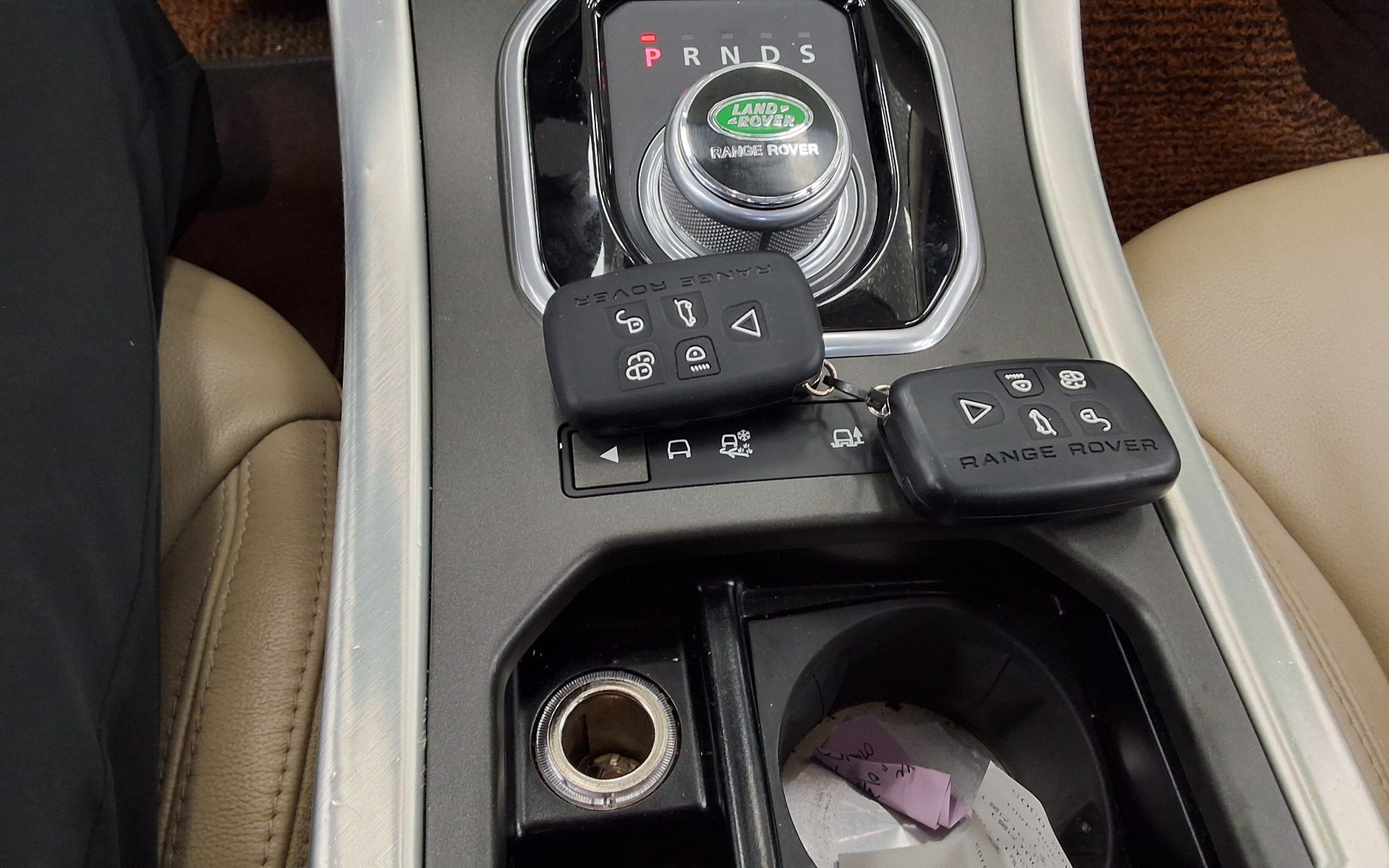 لاند روفر Rover رينج روفر Evoque 2.2 Sd4 Pure 2015