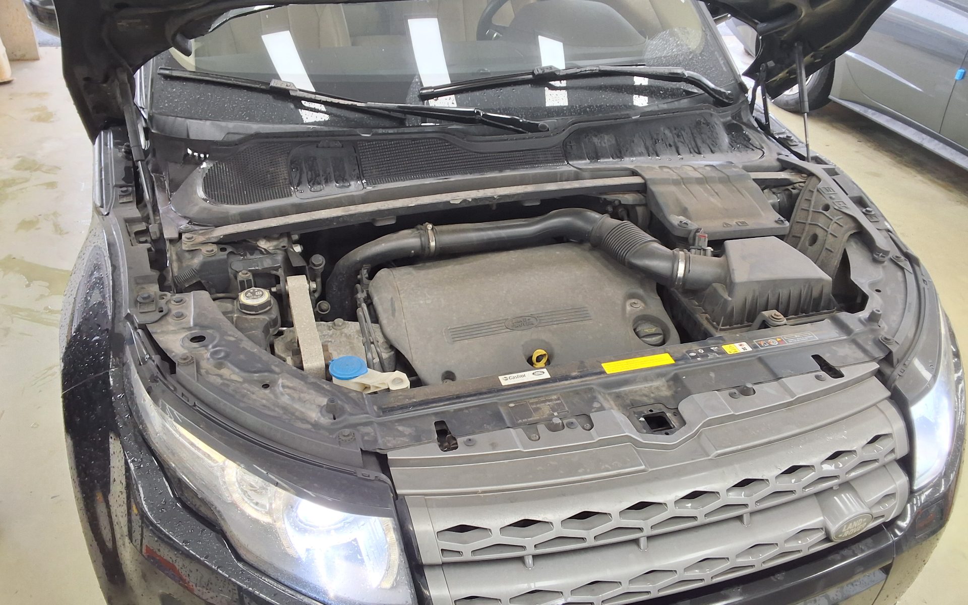لاند روفر Rover رينج روفر Evoque 2.2 Sd4 Pure 2015