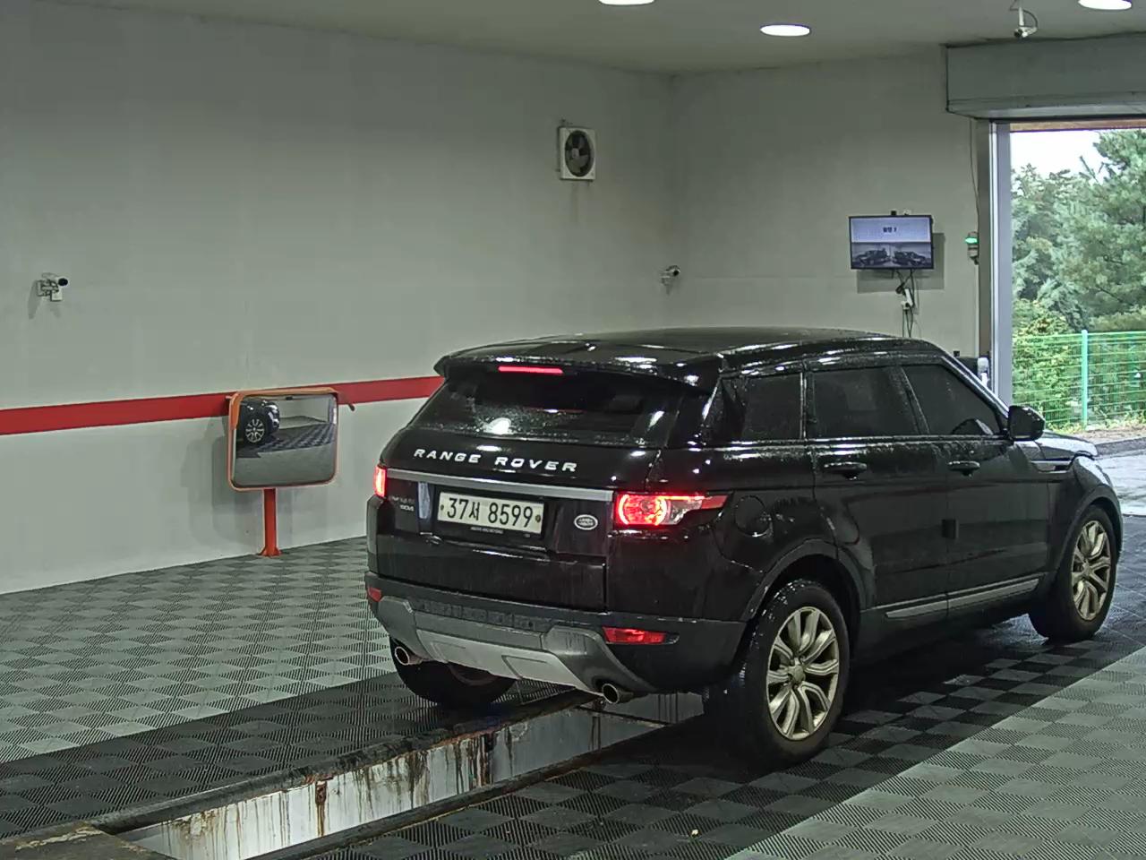 لاند روفر Rover رينج روفر Evoque 2.2 Sd4 Pure 2015