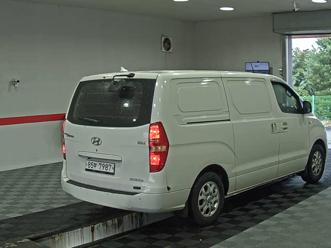 هيونداي جراند ستاركس 3 Seater ديزل فان Cvx لكجري 2011 VAN فاخر