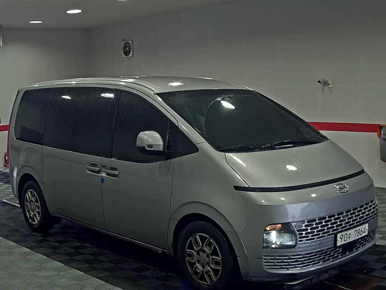 هيونداي ستاريا 2022 MODERN