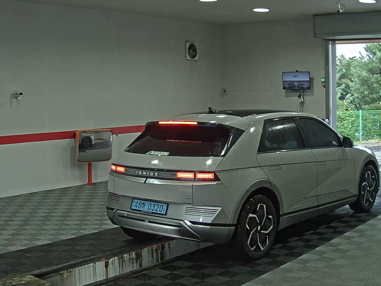 هيونداي أيونيك 2023 EV دفع رباعي طويل المدى PRESTIGE