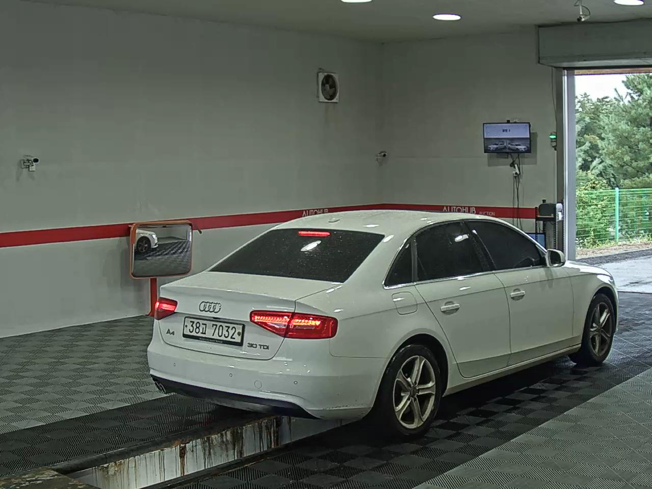 أودي إيه 4 (4Th Gen) 30 TDI 2015