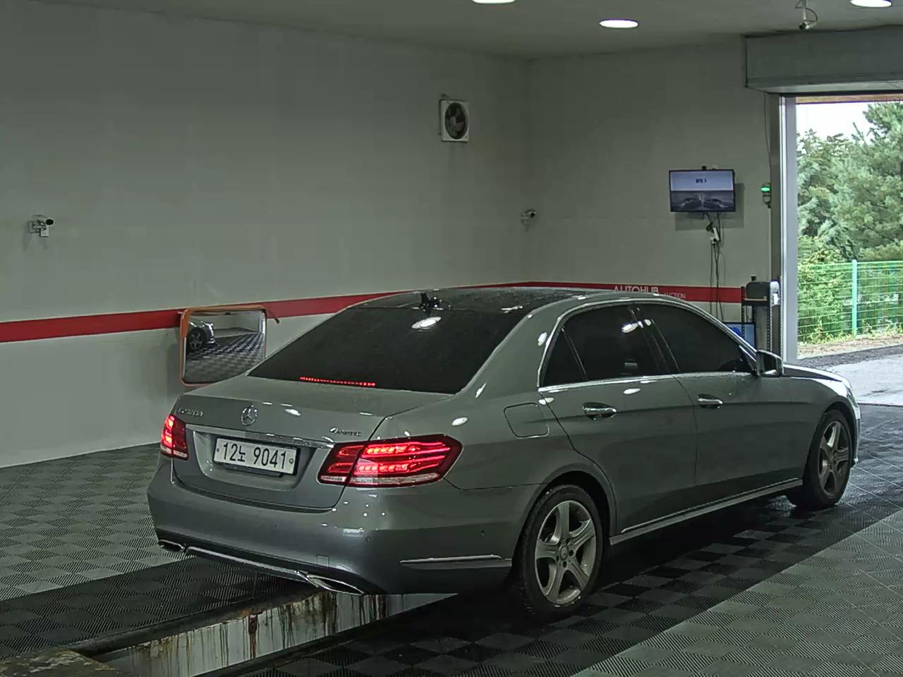 مرسيدس بنز E Class (4Th Gen) E250 Cdi فورماتيك 2014 4MATIC