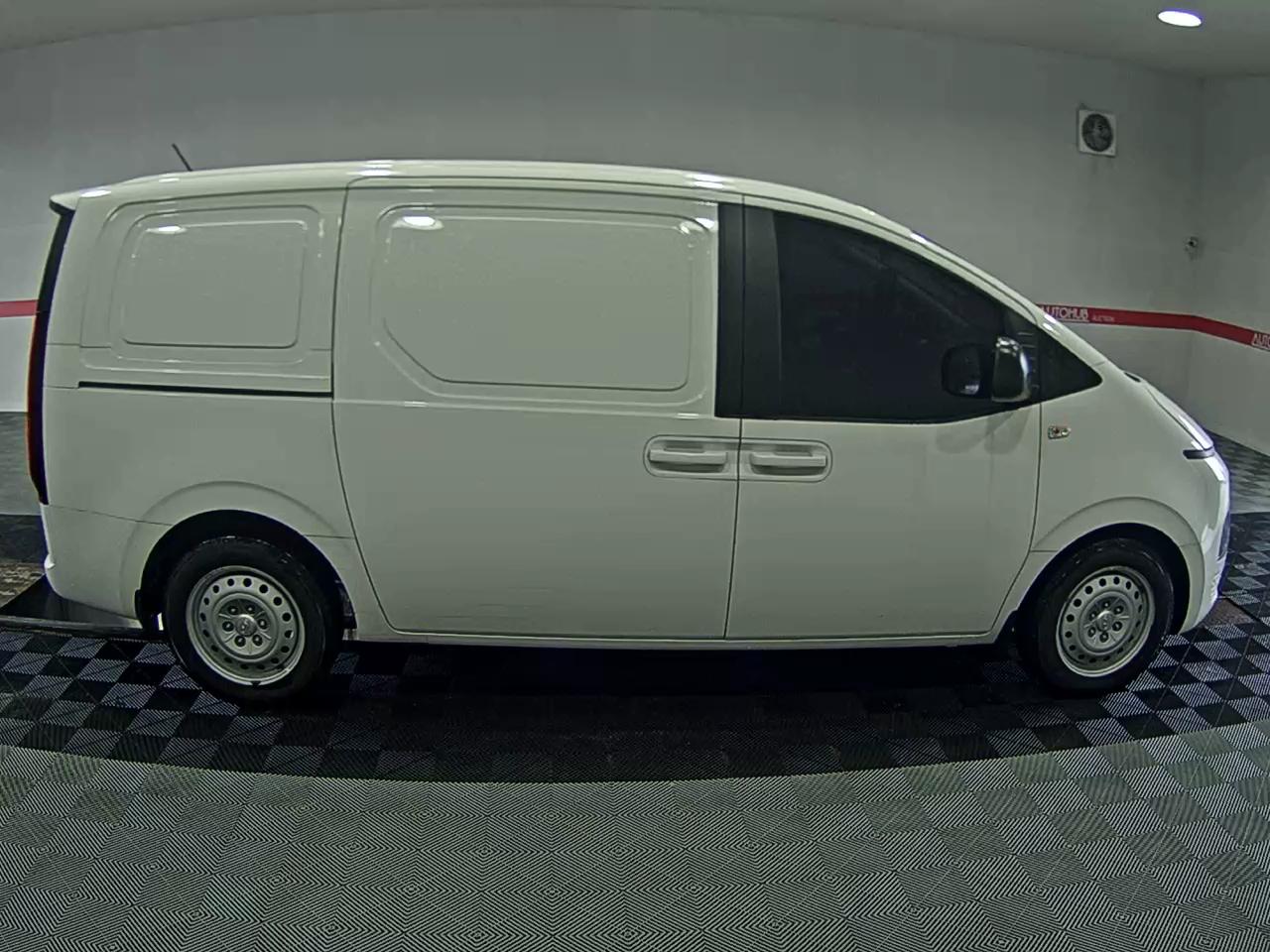 هيونداي ستاريا 2022 SMART