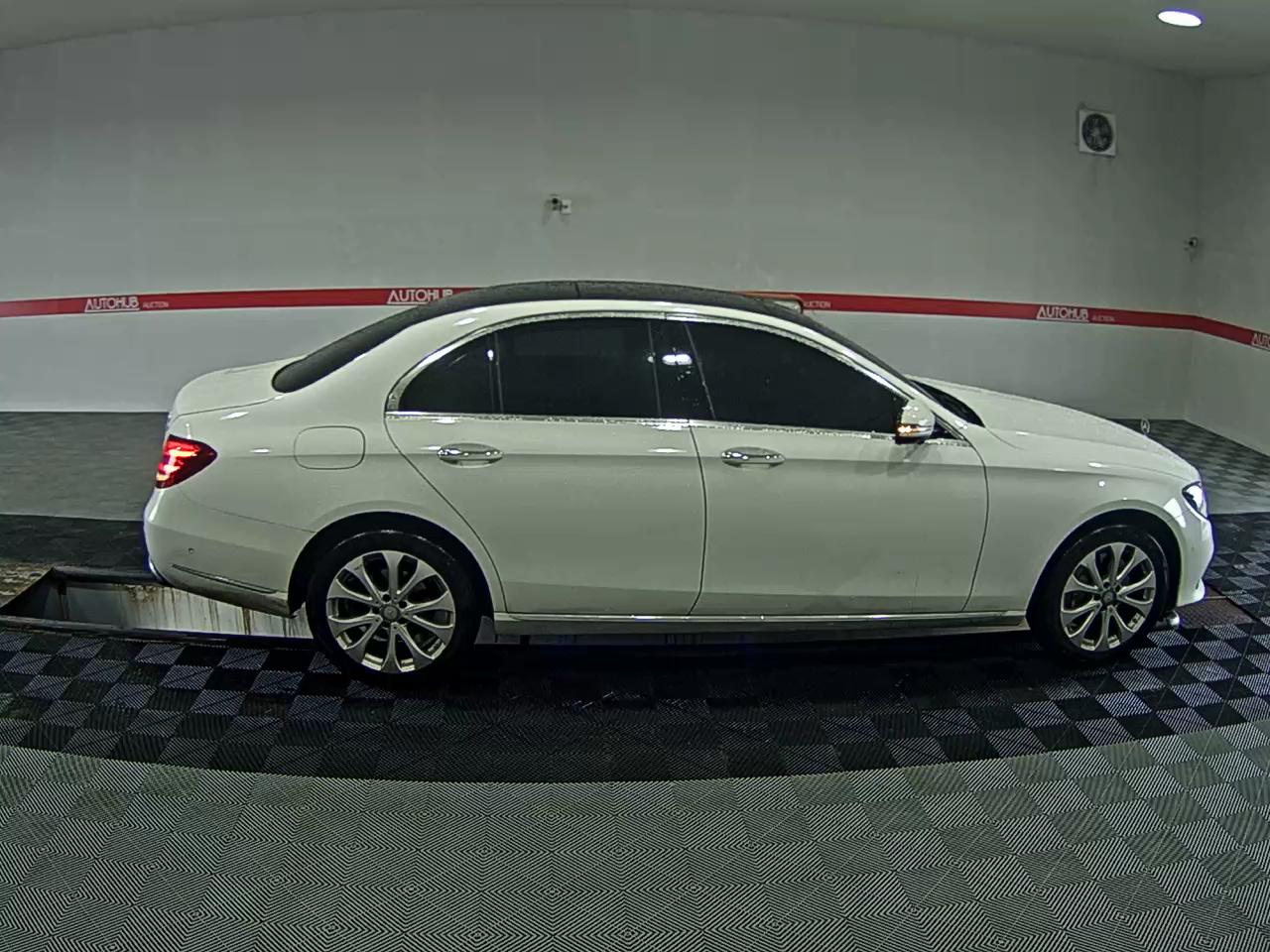 مرسيدس بنز E Class (5Th Gen) E300 فورماتيك إكسكلوسيف 2017 4MATIC إكسكلوسيف